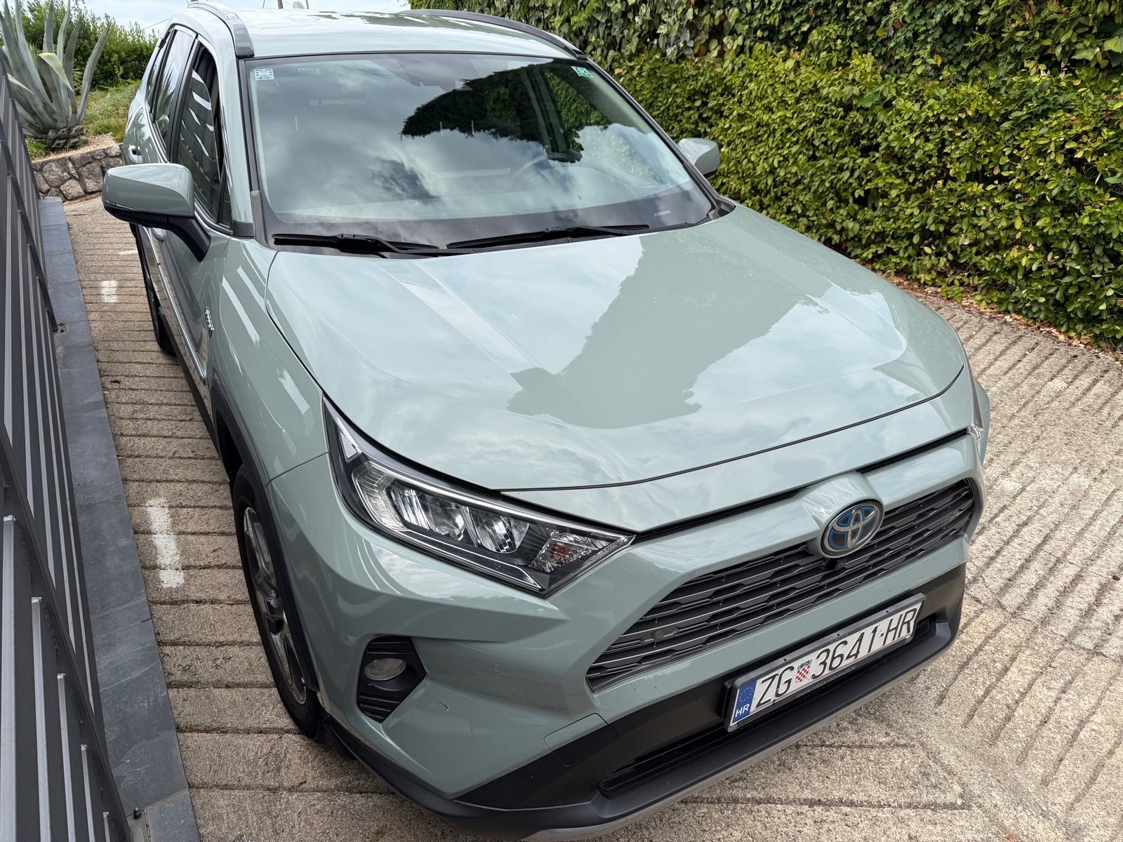 Toyota RAV4 2.5 Hybrid | 1. VLASNIK | HR AUTO | 99.000 km, fotografija 5