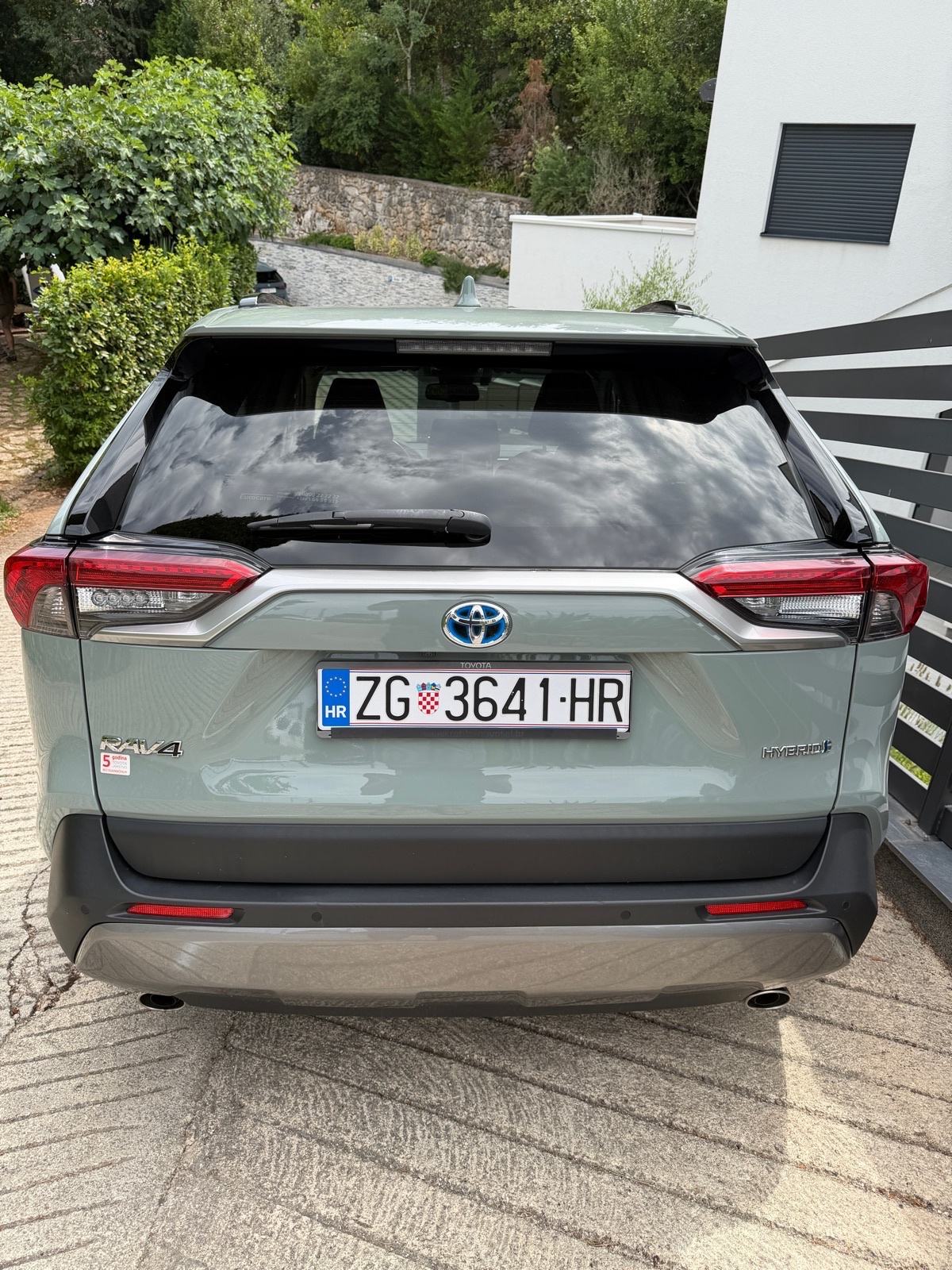 Toyota RAV4 2.5 Hybrid | 1. VLASNIK | HR AUTO | 99.000 km, fotografija 6