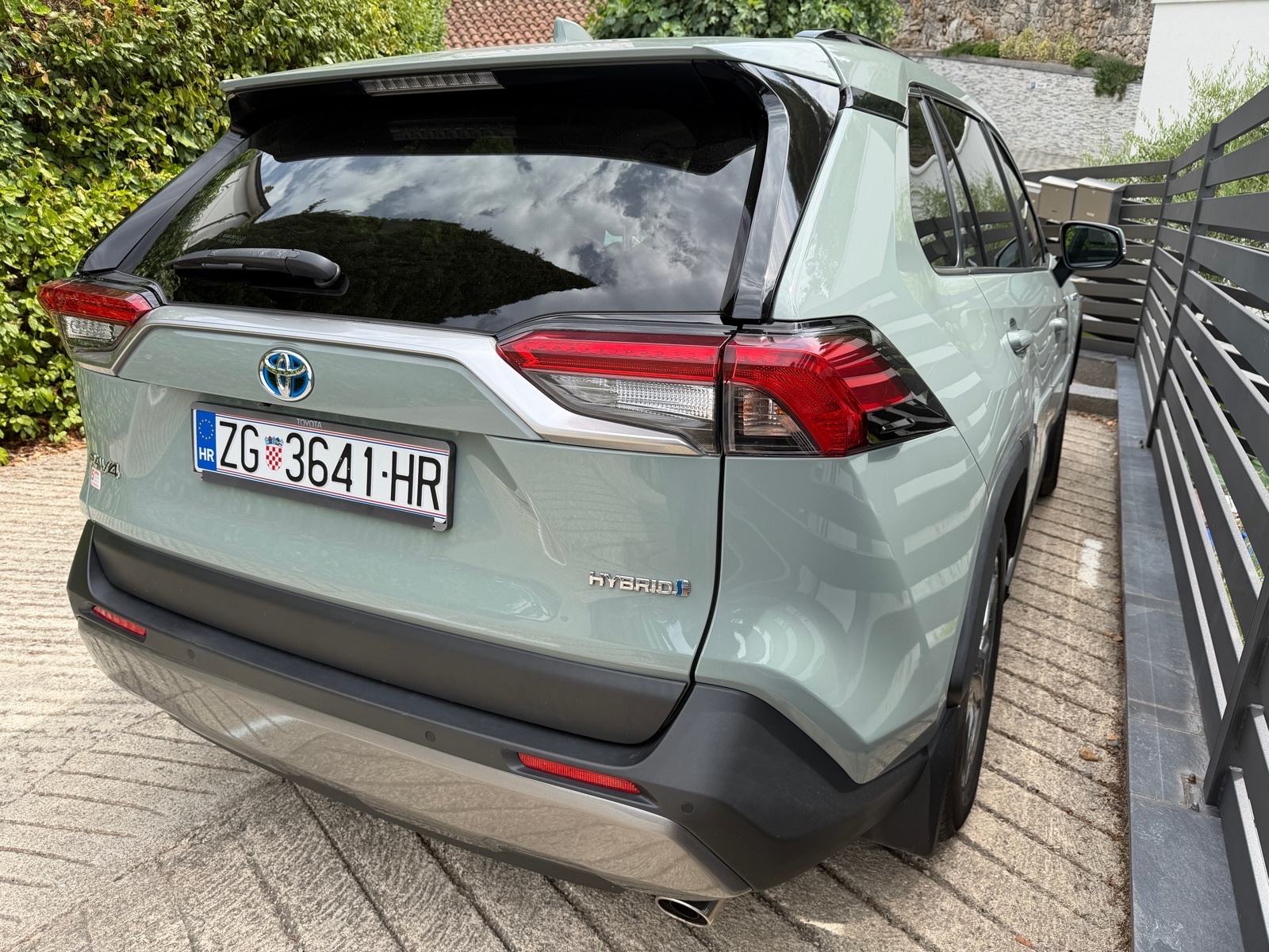 Toyota RAV4 2.5 Hybrid | 1. VLASNIK | HR AUTO | 99.000 km, fotografija 7