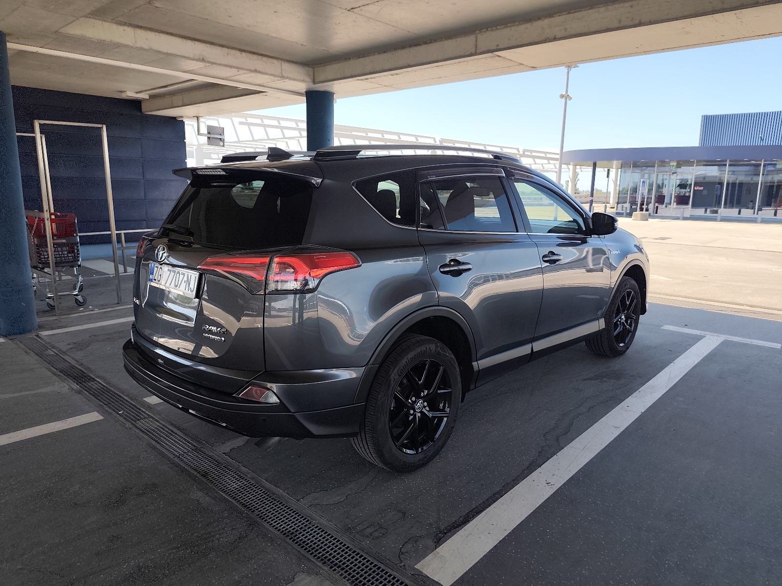 TOYOTA RAV4 2,5 HYBRID, 126TKM, HR AUTO, GARAŽIRAN, GARANCIJA 3G....., fotografija 4