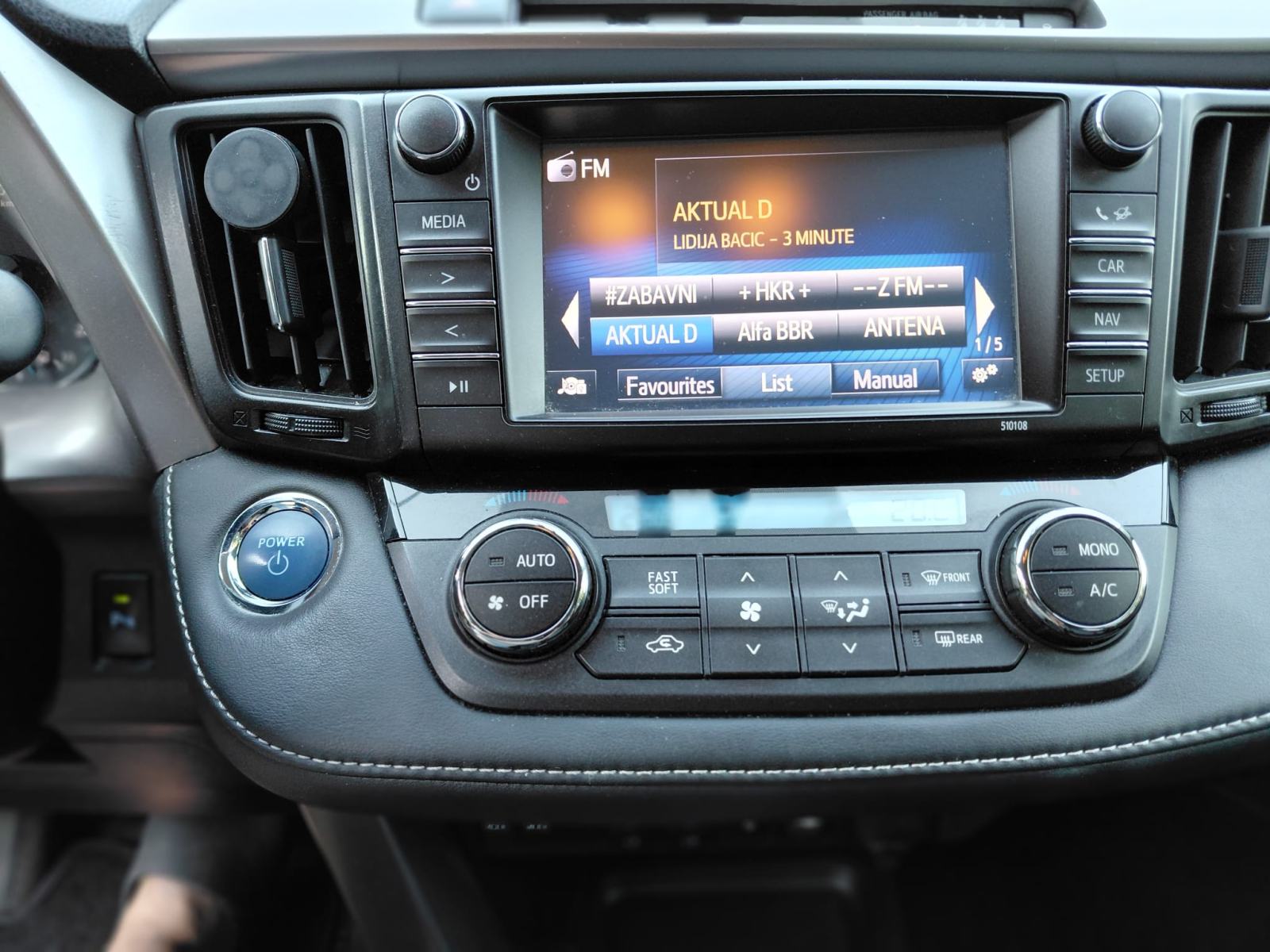 TOYOTA RAV4 2.5 HYBRID AUT. 197 KS • KOŽA • SUNROOF • KAMERA • NAVI, fotografija 5