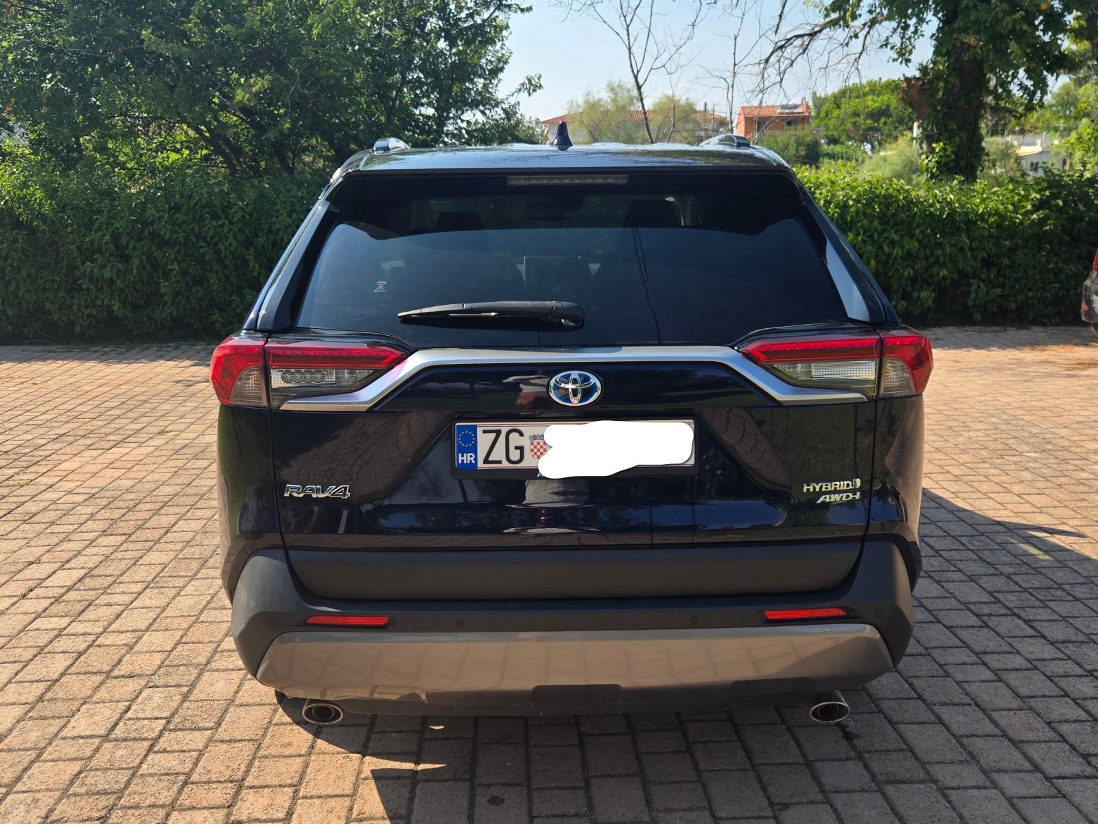 Toyota RAV4 2,5 AWD Hybrid - 4 GOD JAMSTVA, ODLIČNO STANJE!, fotografija 5