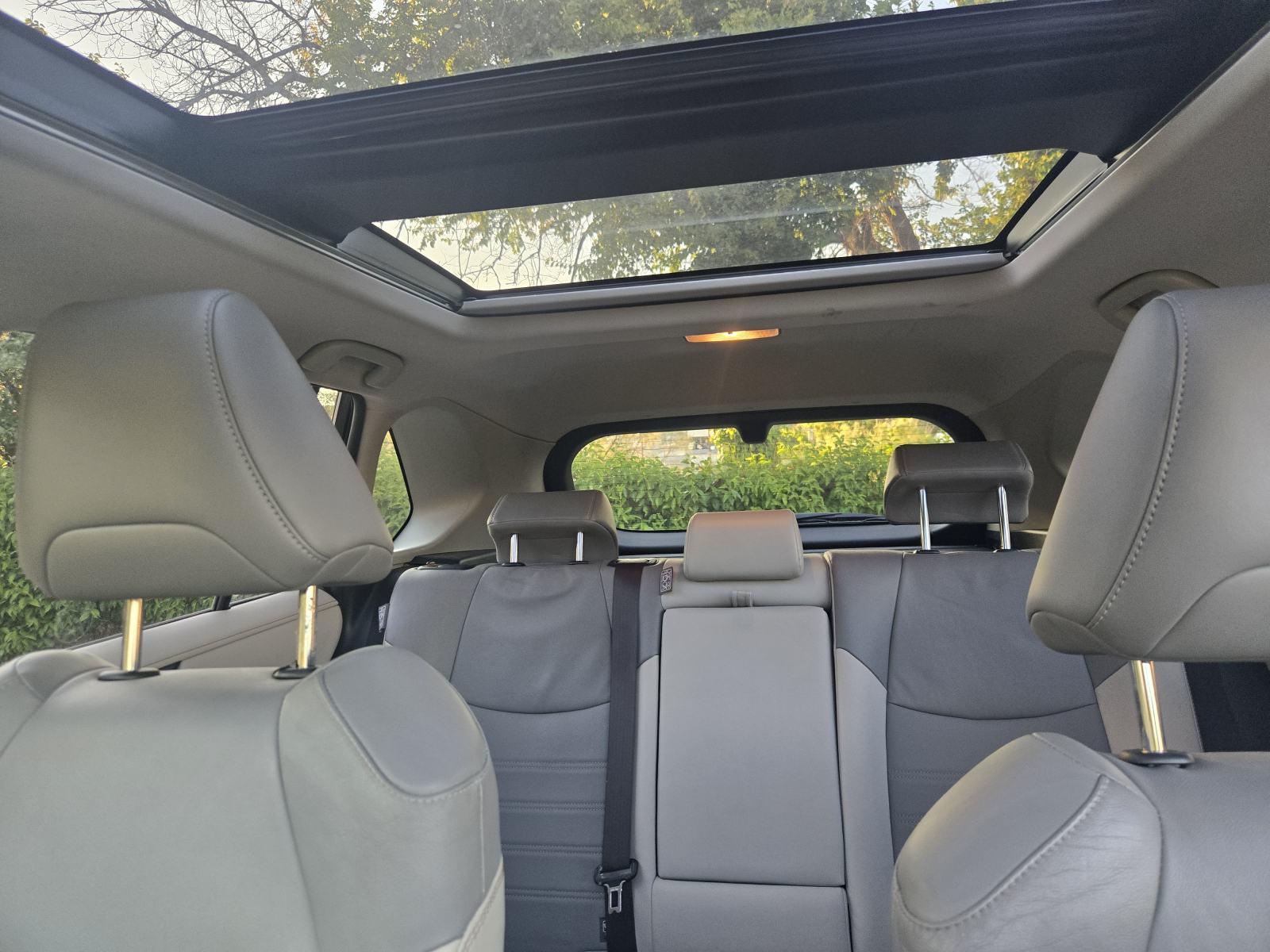 Toyota RAV4 2,5 AWD Hybrid - 4 GOD JAMSTVA, ODLIČNO STANJE!, fotografija 12