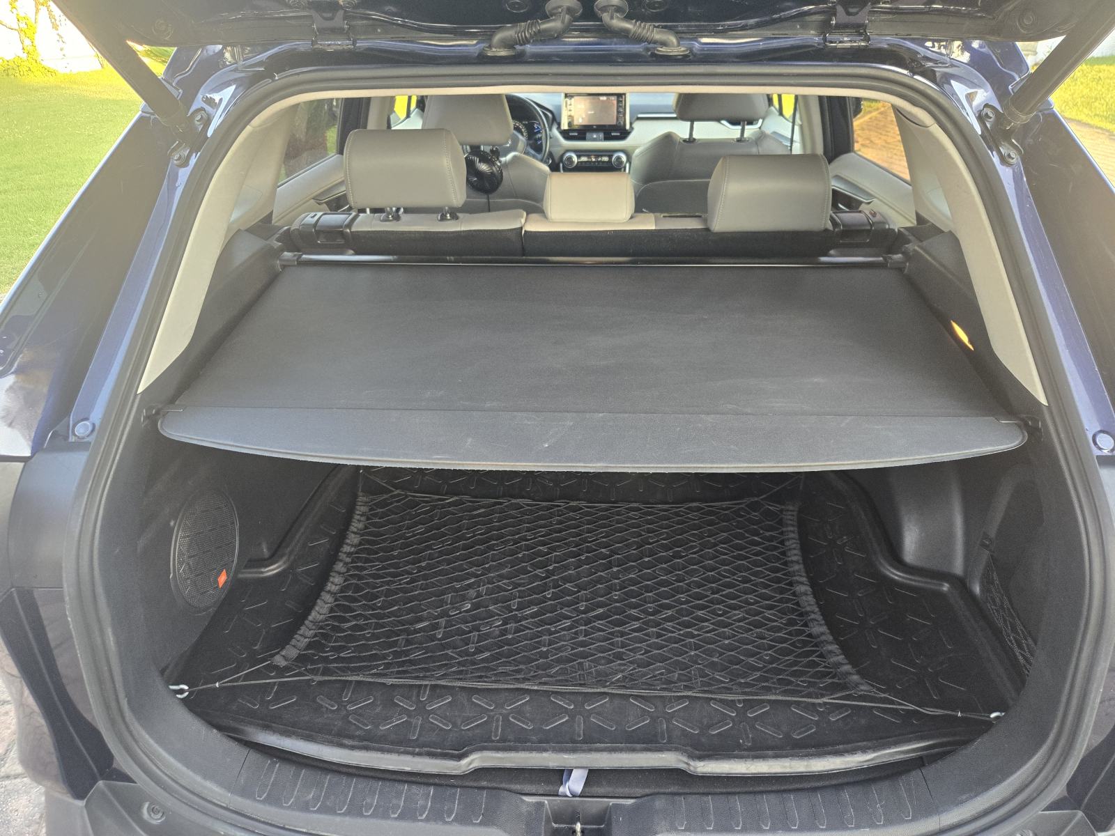 Toyota RAV4 2,5 AWD Hybrid - 4 GOD JAMSTVA, ODLIČNO STANJE!, fotografija 19