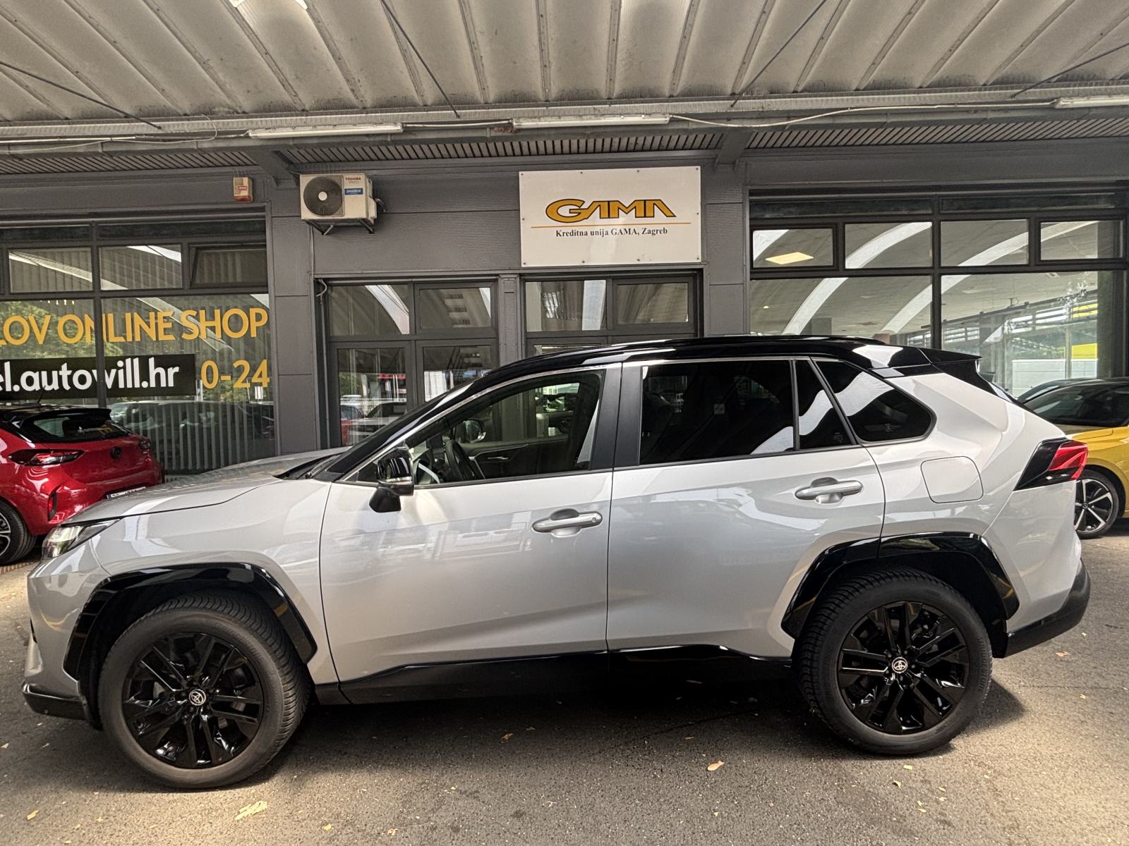 Toyota RAV4 2,5 HEV STYLE TECH *LEASING BEZ UČEŠĆA!, fotografija 5