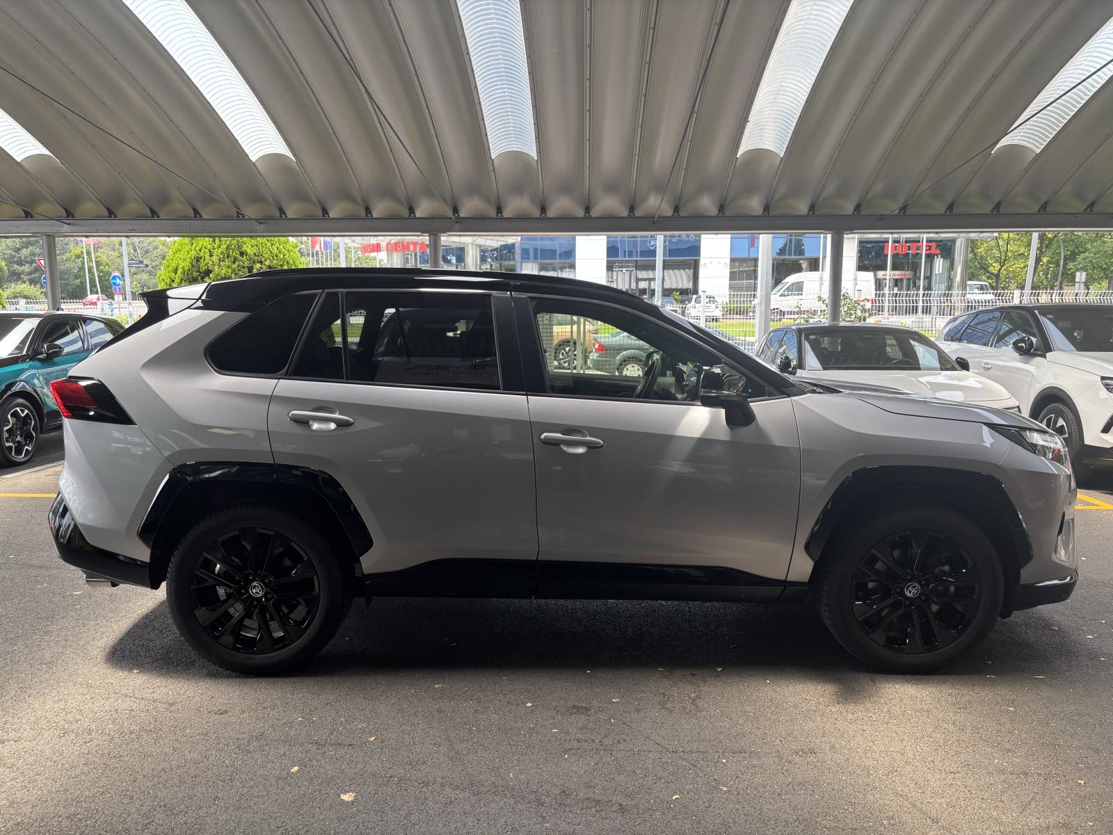 Toyota RAV4 2,5 HEV STYLE TECH *LEASING BEZ UČEŠĆA!, fotografija 4