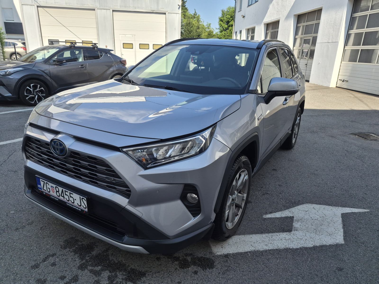 Toyota RAV4 2,5 HIBRID, KOŽA, GRIJANJE SJEDALA. HR JAMSTVO, NAVI..., fotografija 2