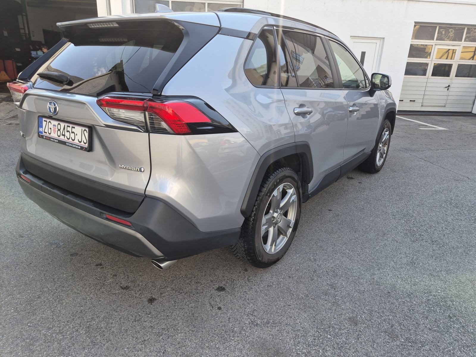 Toyota RAV4 2,5 HIBRID, KOŽA, GRIJANJE SJEDALA. HR JAMSTVO, NAVI..., fotografija 4