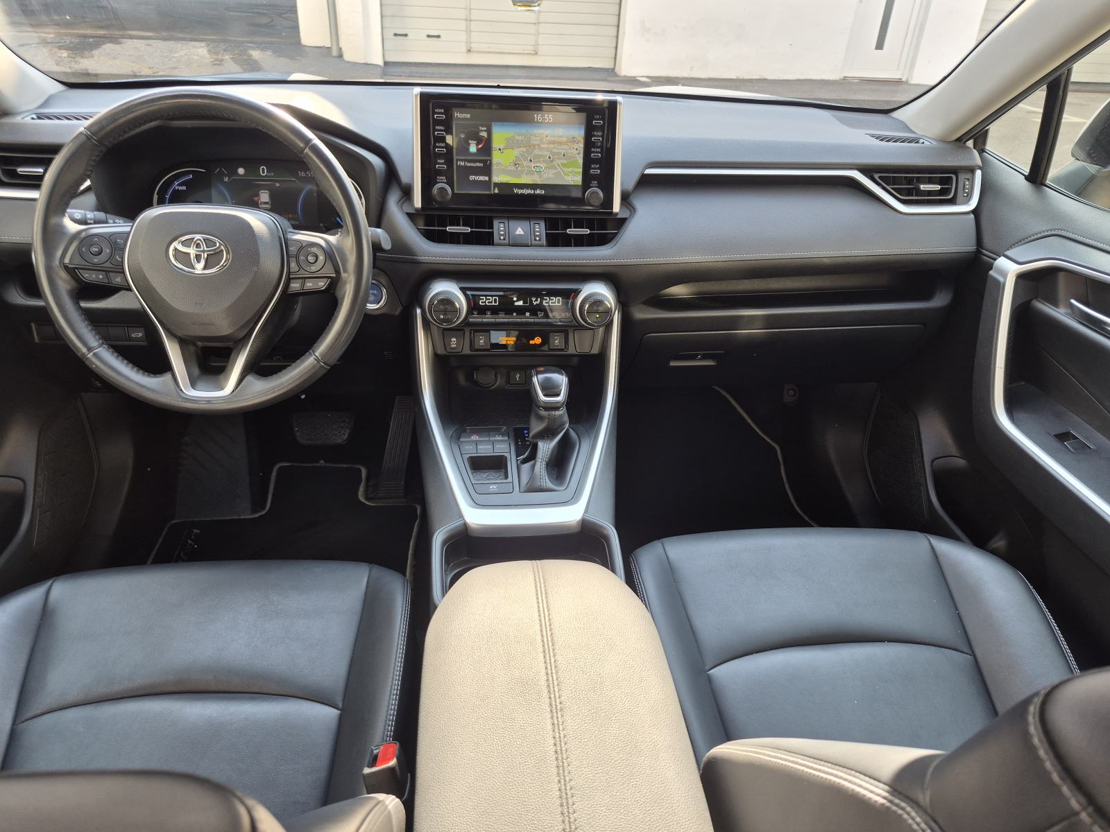 Toyota RAV4 2,5 HIBRID, KOŽA, GRIJANJE SJEDALA. HR JAMSTVO, NAVI..., fotografija 6