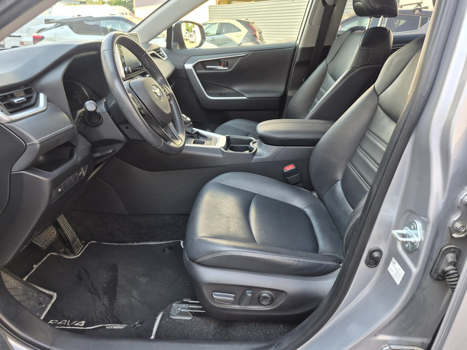 Toyota RAV4 2,5 HIBRID, KOŽA, GRIJANJE SJEDALA. HR JAMSTVO, NAVI..., fotografija 8