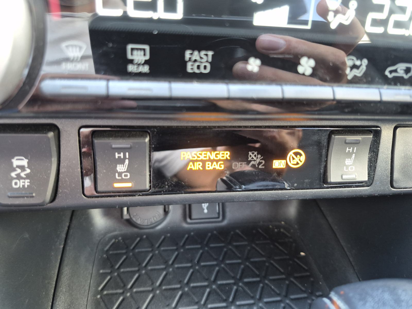 Toyota RAV4 2,5 HIBRID, KOŽA, GRIJANJE SJEDALA. HR JAMSTVO, NAVI..., fotografija 12