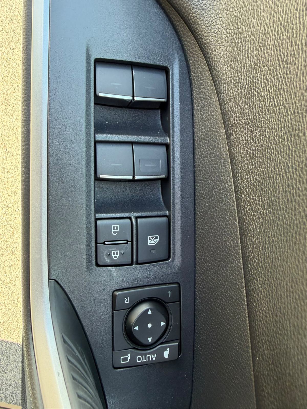 Toyota RAV4 2.5 HSD Active Drive automatik, fotografija 10