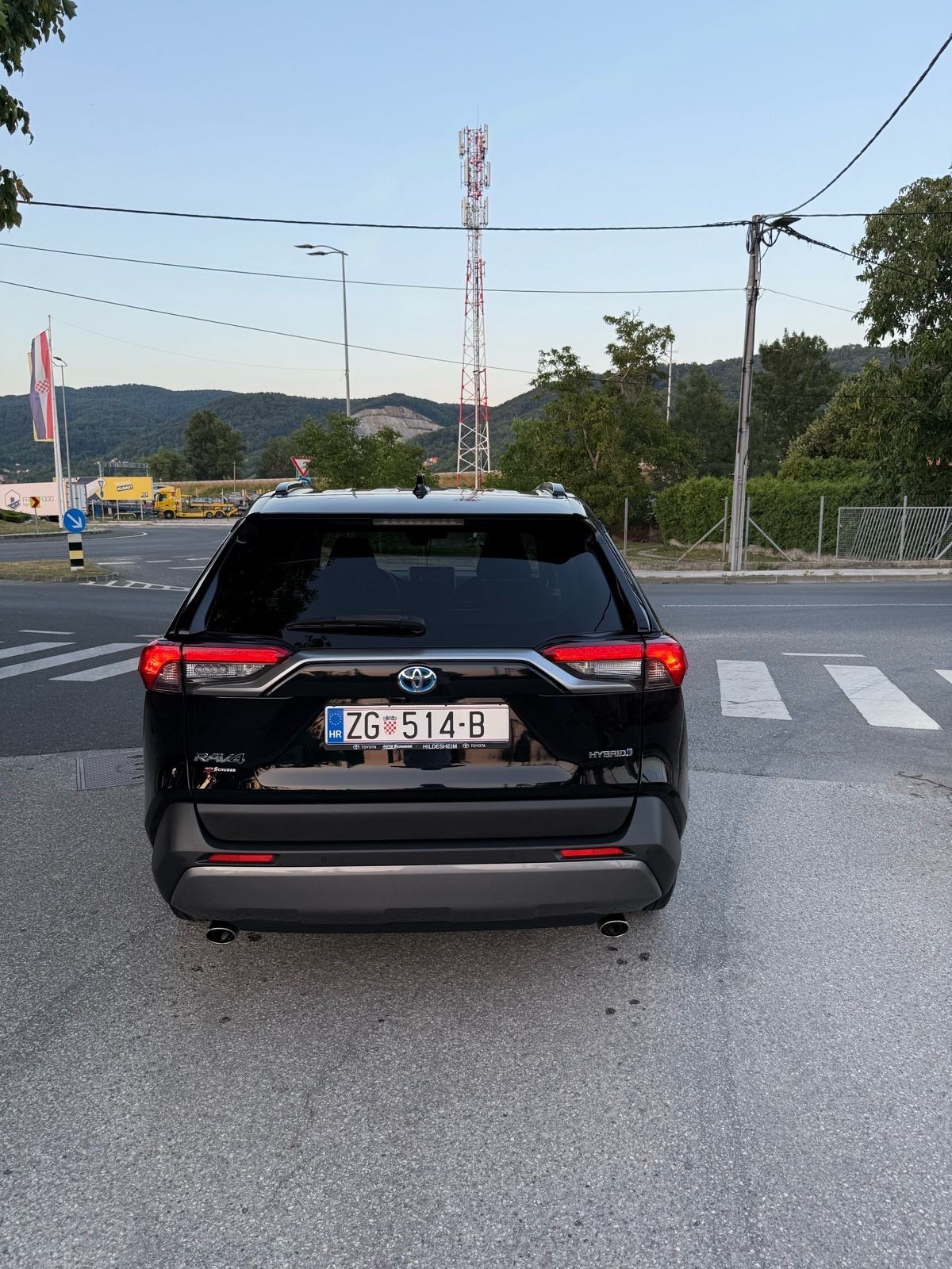 Toyota RAV4 2,5 HYBIRD, fotografija 6