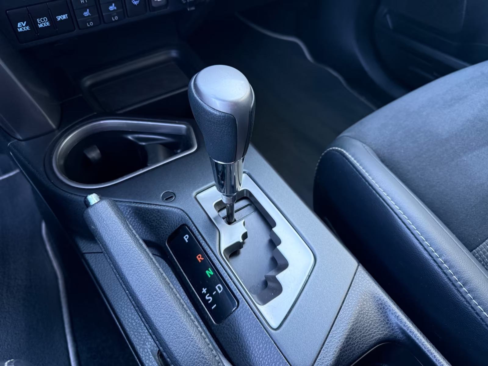 Toyota RAV4 2,5 HYBRID 197KS 4X4 BIXENON LED NAVI KAMERA JBL EL.SICEVI, fotografija 20