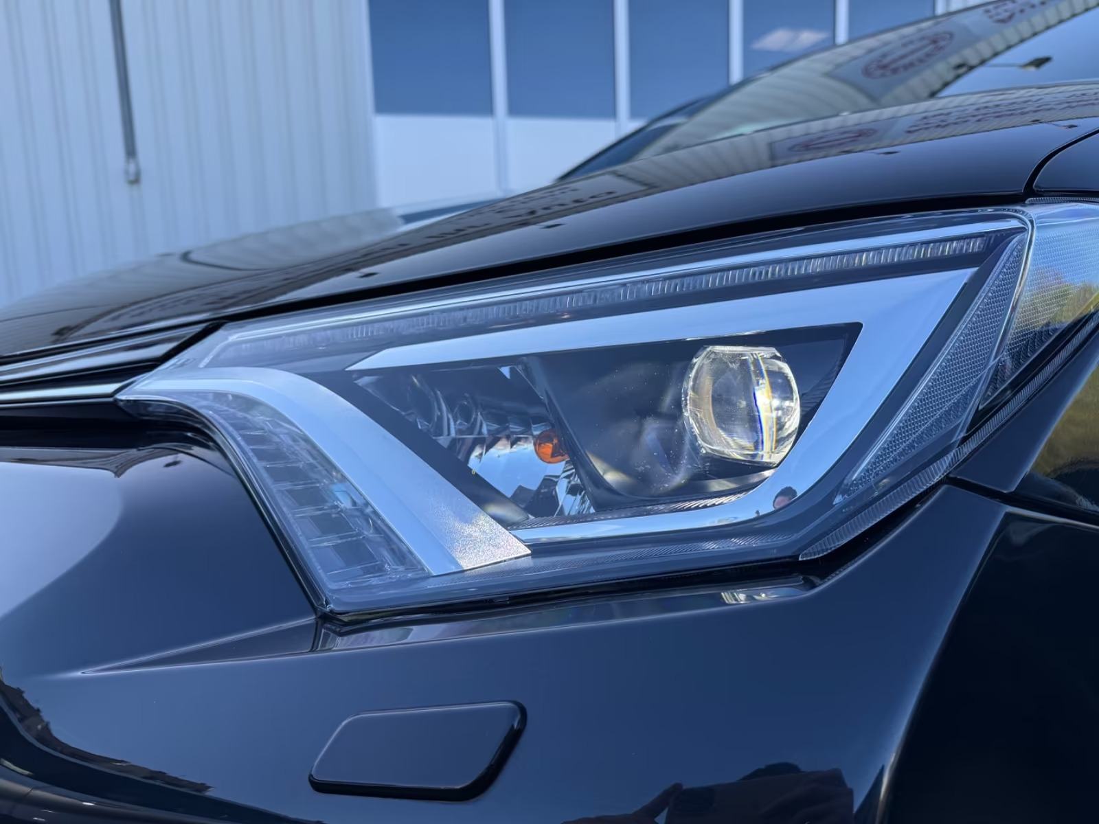 Toyota RAV4 2,5 HYBRID 197KS 4X4 BIXENON LED NAVI KAMERA JBL EL.SICEVI, pogled izvana - slika 3