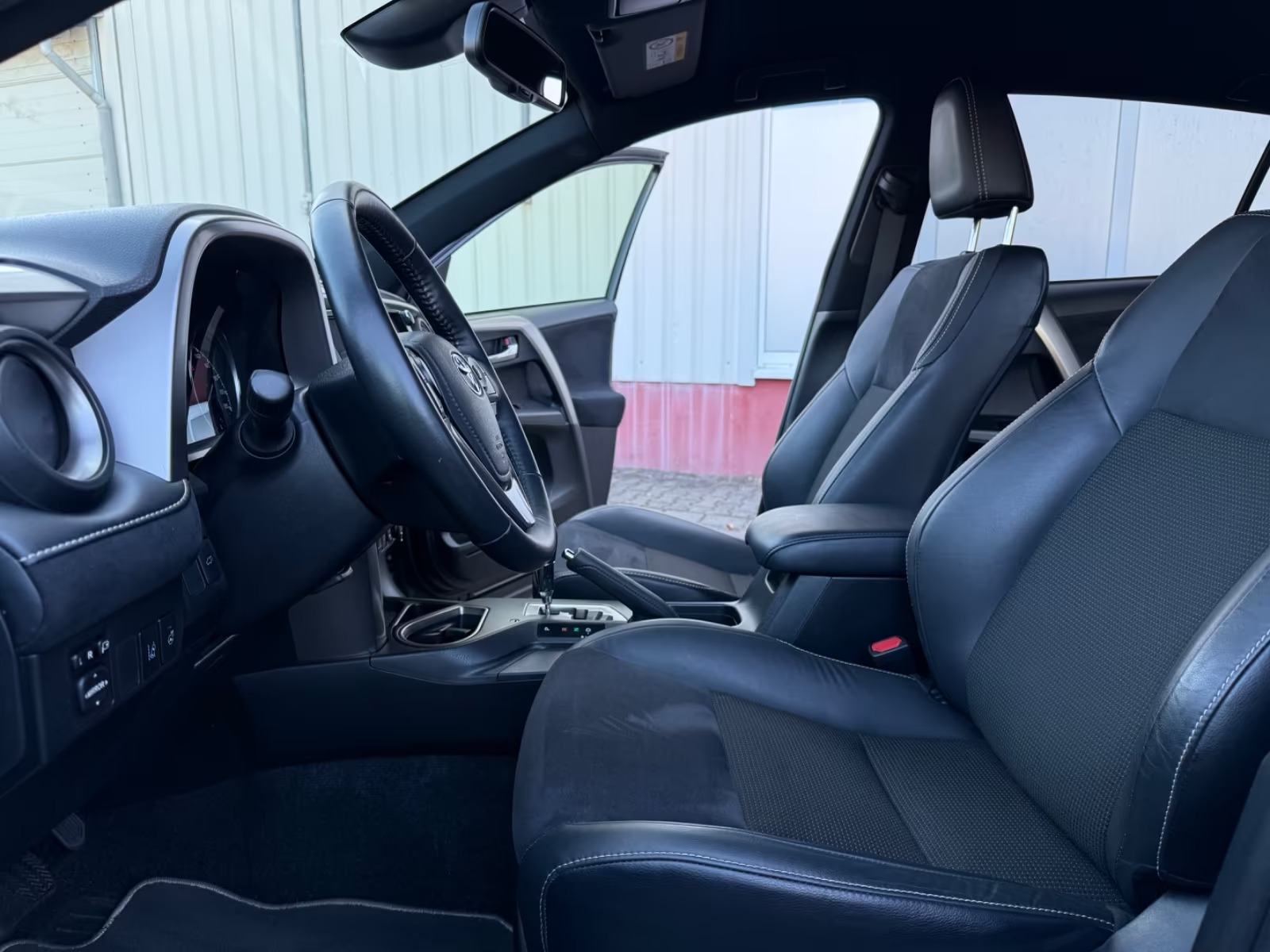 Toyota RAV4 2,5 HYBRID 197KS 4X4 BIXENON LED NAVI KAMERA JBL EL.SICEVI, fotografija 11