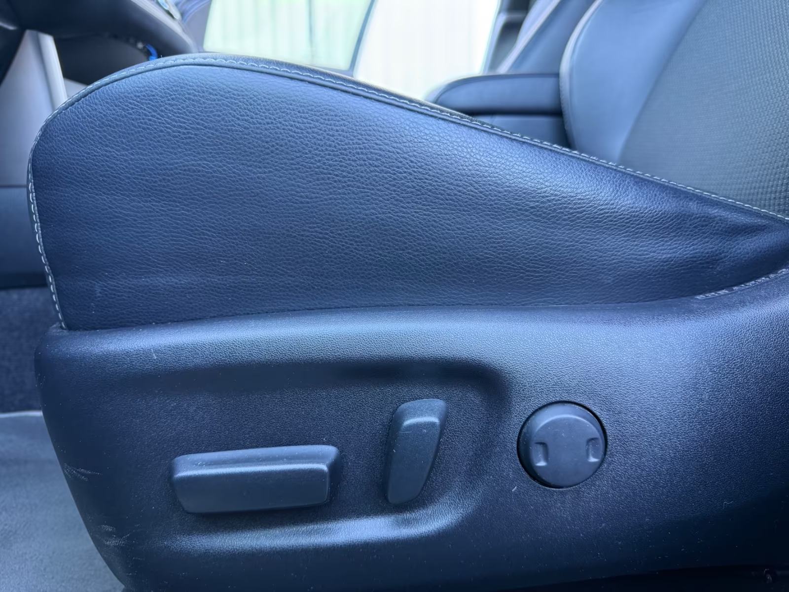 Toyota RAV4 2,5 HYBRID 197KS 4X4 BIXENON LED NAVI KAMERA JBL EL.SICEVI, fotografija 12