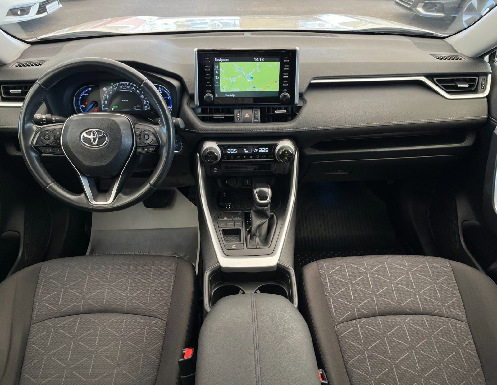 Toyota RAV4 2.5 Hybrid 218KS E-CVT Comfort, fotografija 7