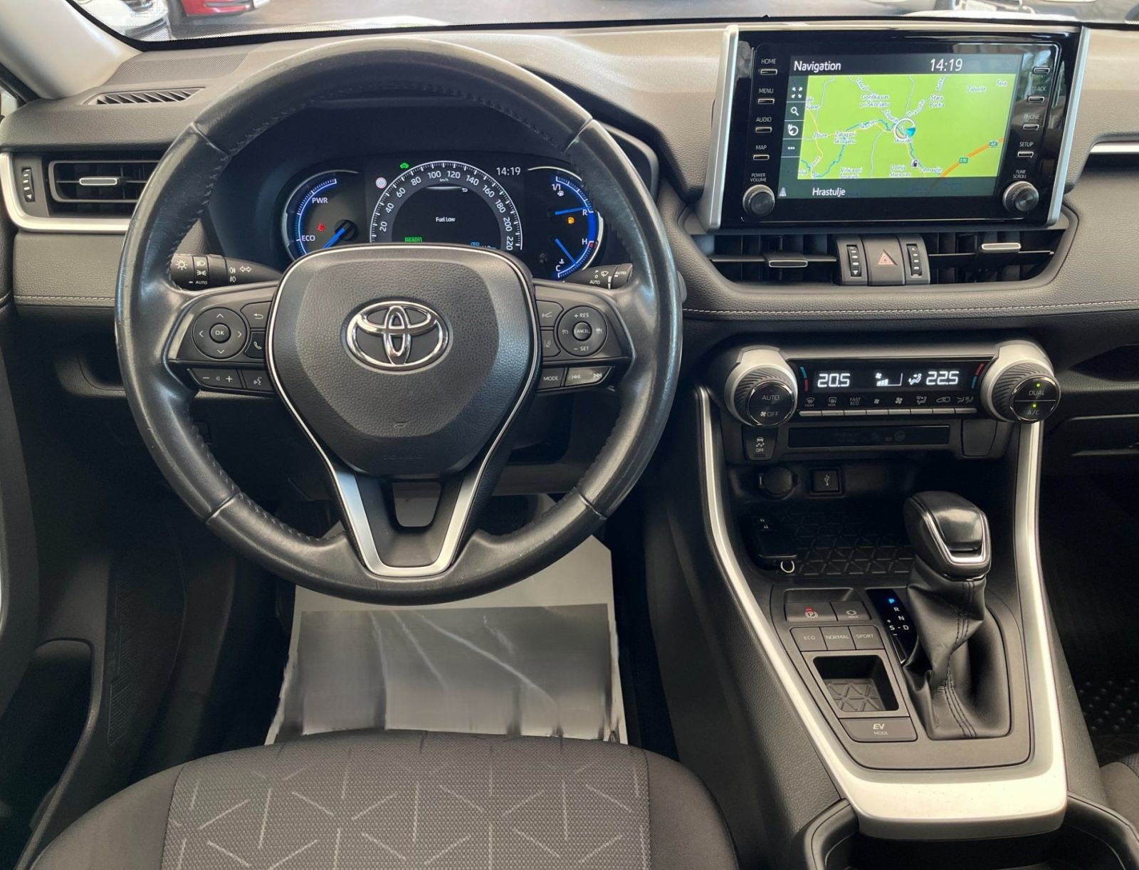 Toyota RAV4 2.5 Hybrid 218KS E-CVT Comfort, fotografija 8