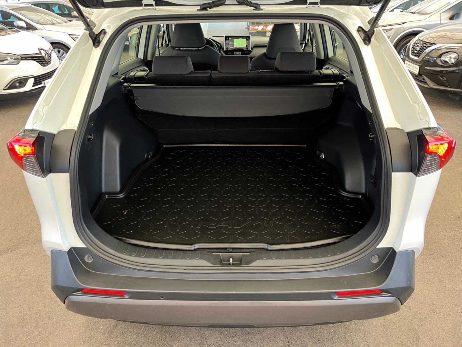 Toyota RAV4 2.5 Hybrid 218KS E-CVT Comfort, fotografija 16