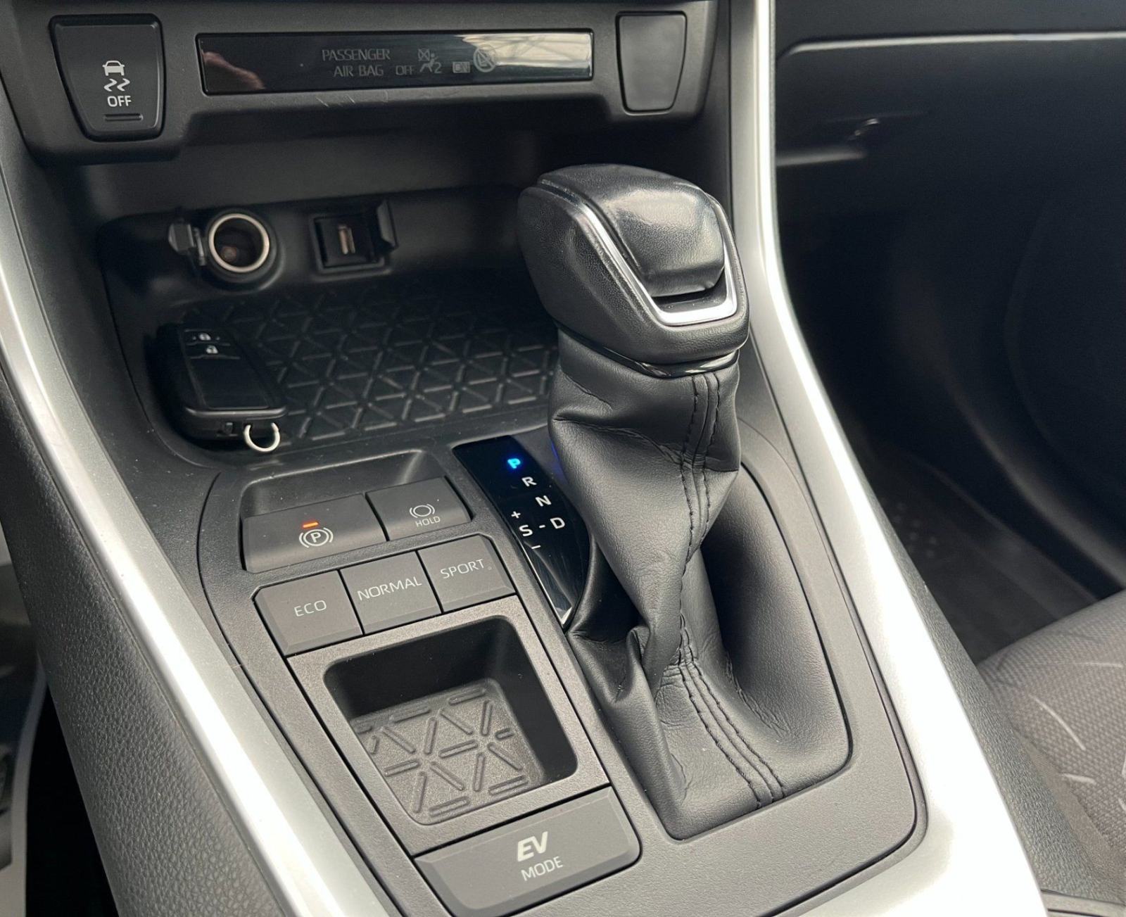 Toyota RAV4 2.5 Hybrid 218KS E-CVT Comfort, fotografija 13