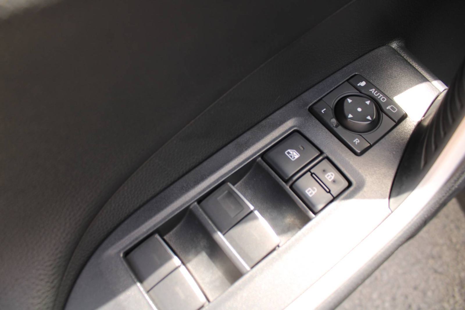 Toyota RAV4 2.5 Hybrid AUTOMATIK *LED, NAVIGACIJA, KAMERA*, fotografija 14