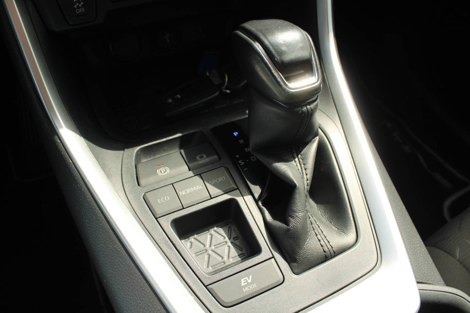 Toyota RAV4 2.5 Hybrid AUTOMATIK *LED, NAVIGACIJA, KAMERA*, fotografija 17