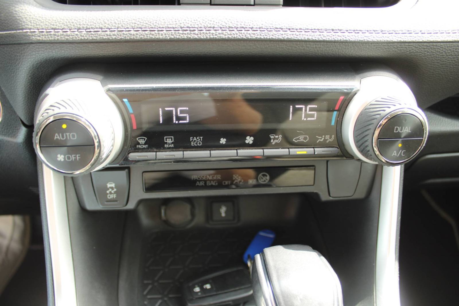 Toyota RAV4 2.5 Hybrid AUTOMATIK *LED, NAVIGACIJA, KAMERA*, fotografija 18