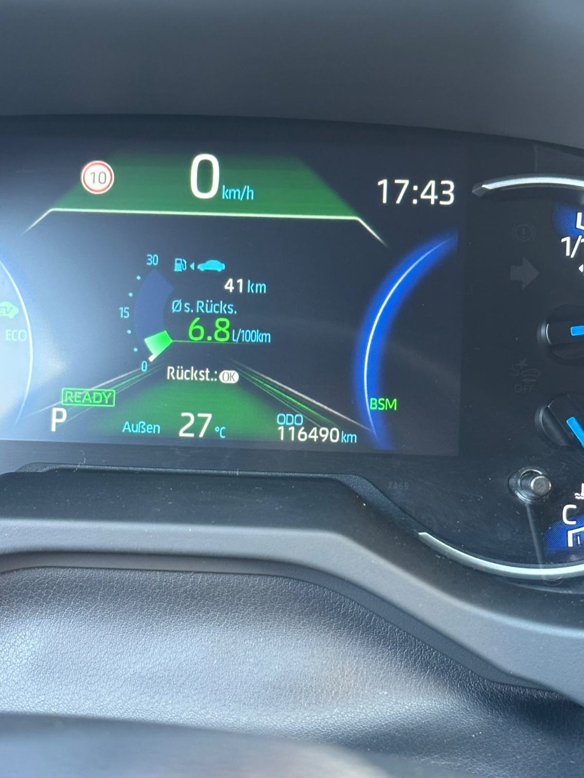 Toyota RAV4 2.5 Hybrid AWD-i Lounge | 222 KS | 4x4 | koža | JBL, fotografija 8