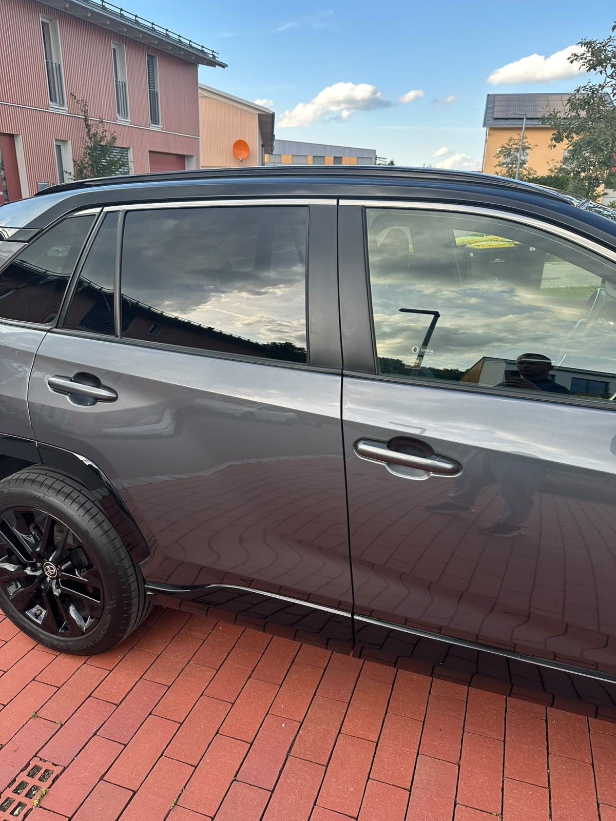 Toyota RAV4 2.5 Hybrid AWD-i Lounge | 222 KS | 4x4 | koža | JBL, fotografija 3