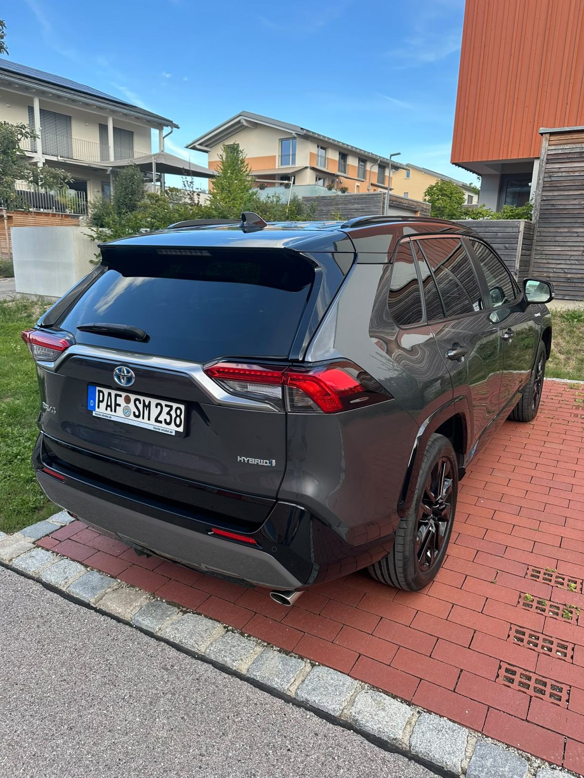 Toyota RAV4 2.5 Hybrid AWD-i Lounge | 222 KS | 4x4 | koža | JBL, fotografija 4