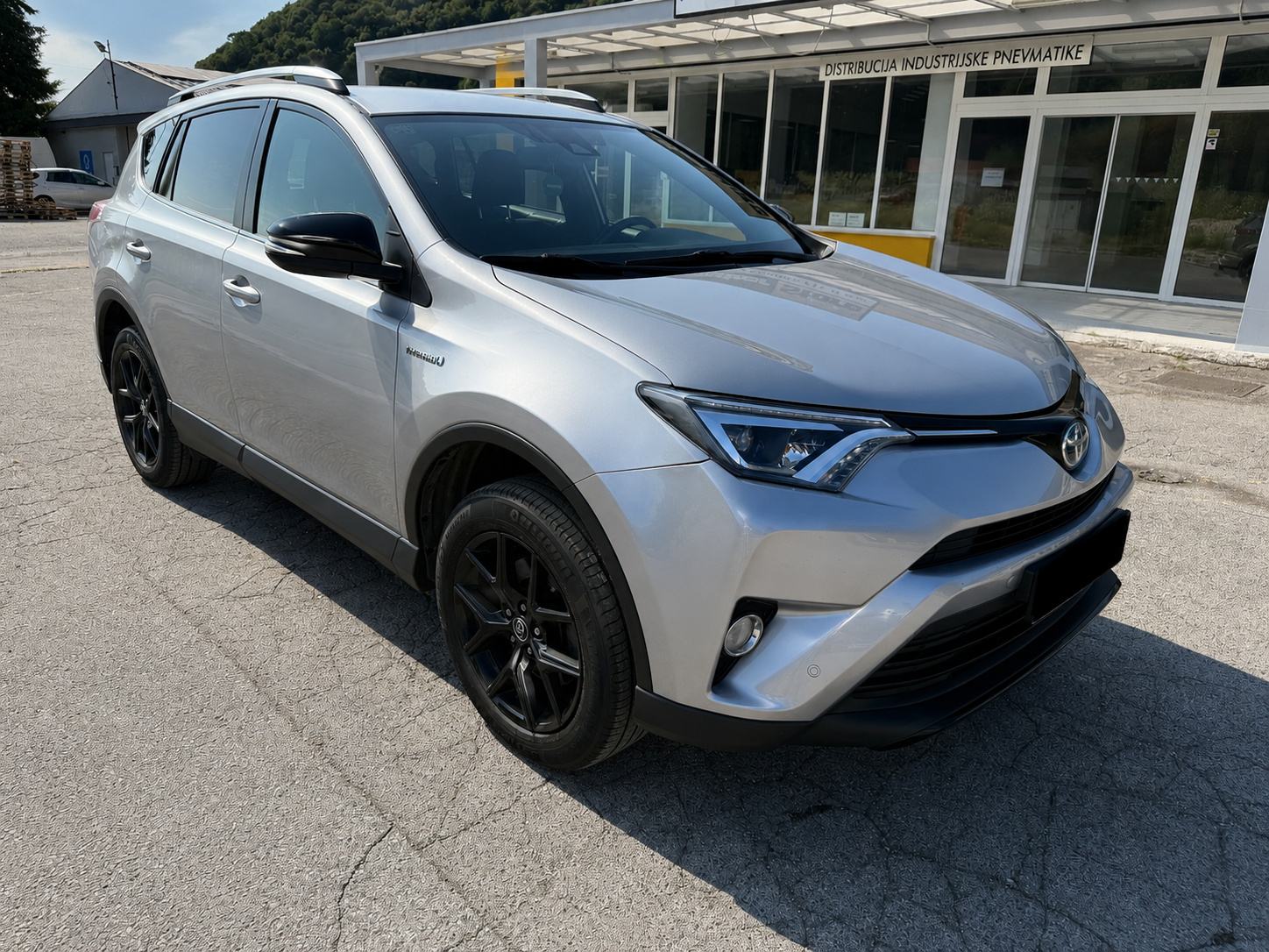 Toyota RAV4 2,5 Hybrid, garancija, 1. vlasnik, fotografija 3