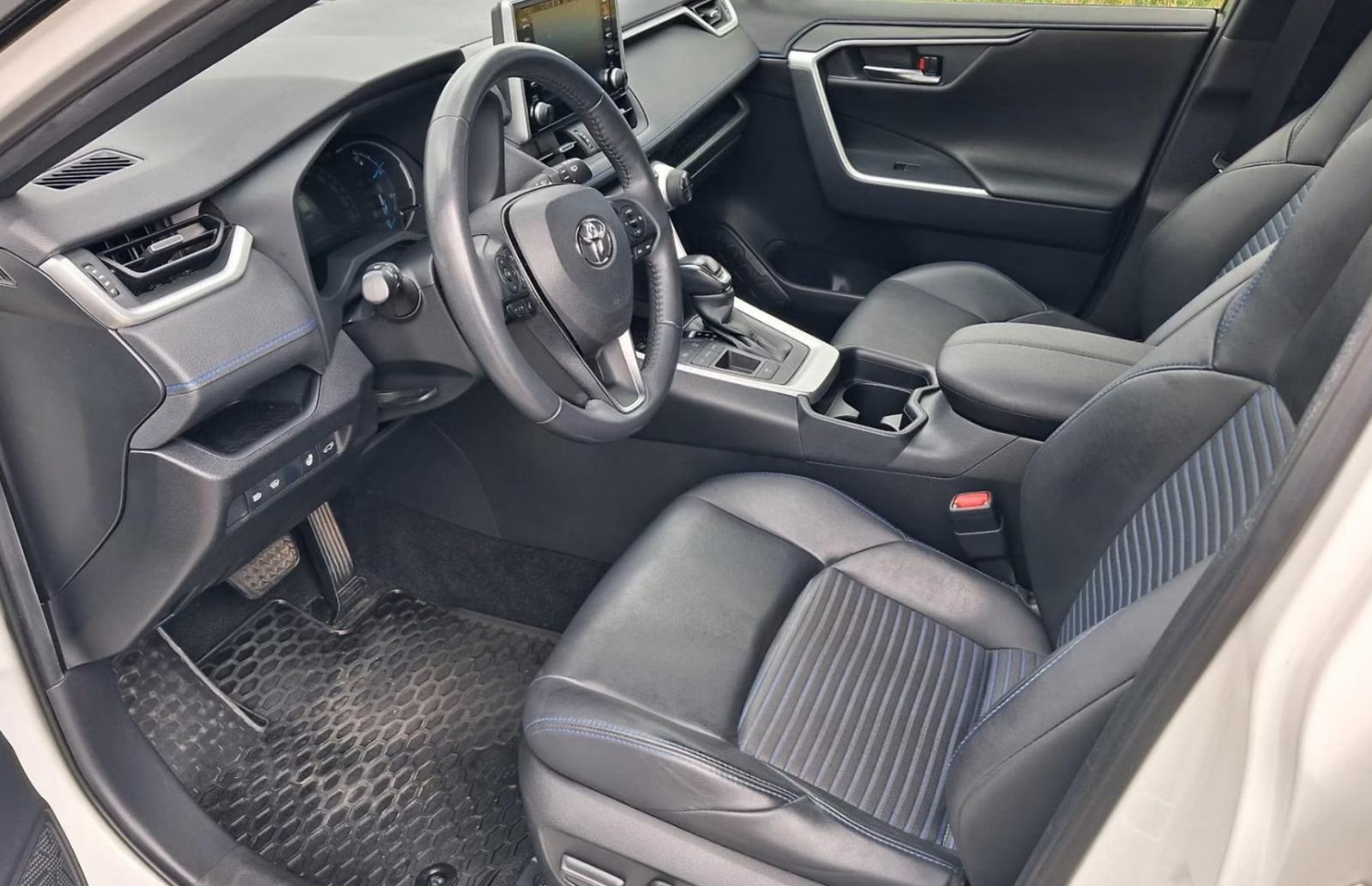 Toyota RAV4 2,5 HYBRID - LED, NAVI, KAMERA, fotografija 9