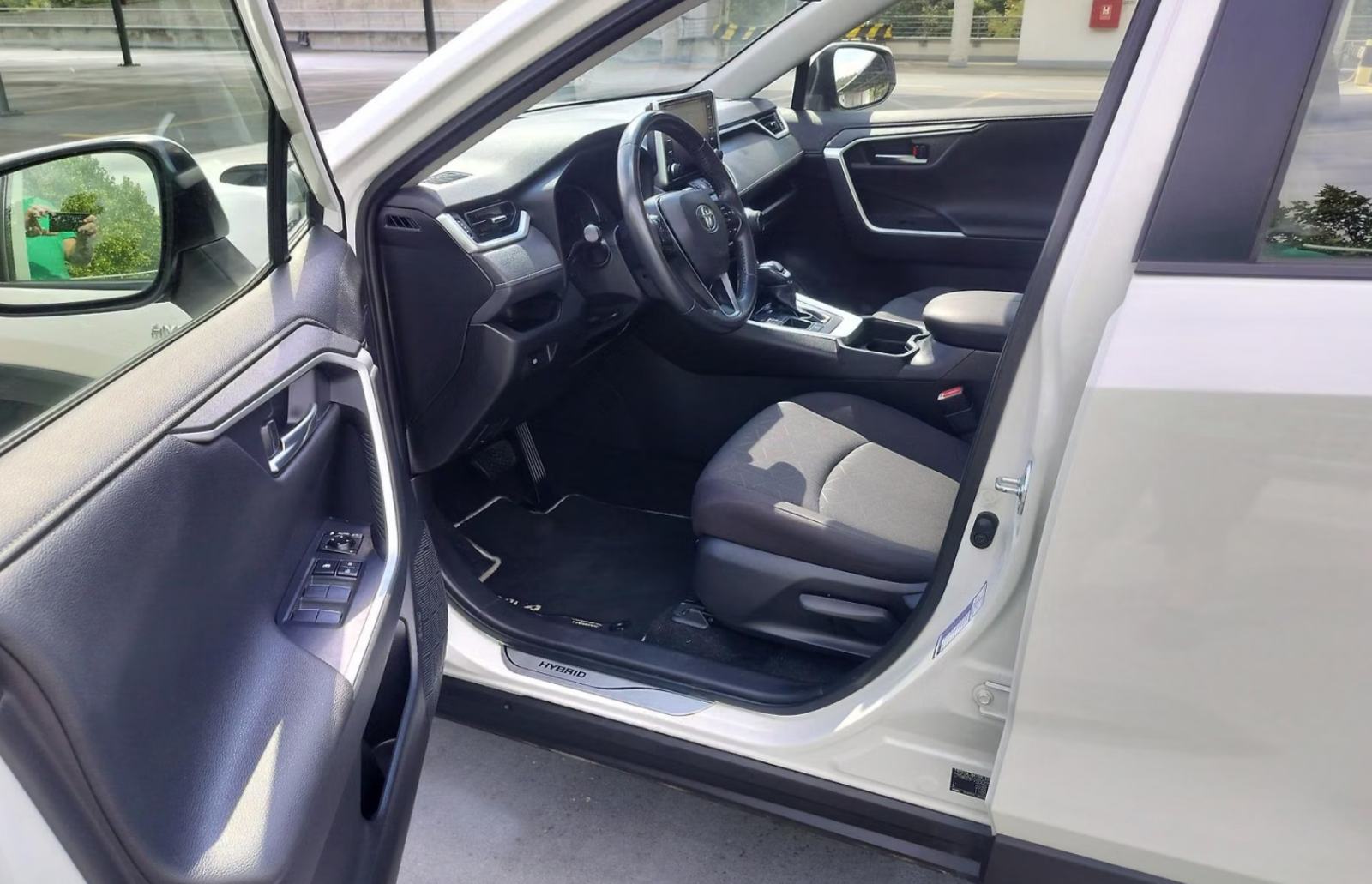 Toyota RAV4 2,5 HYBRID - LED, NAVI, KAMERA, fotografija 8