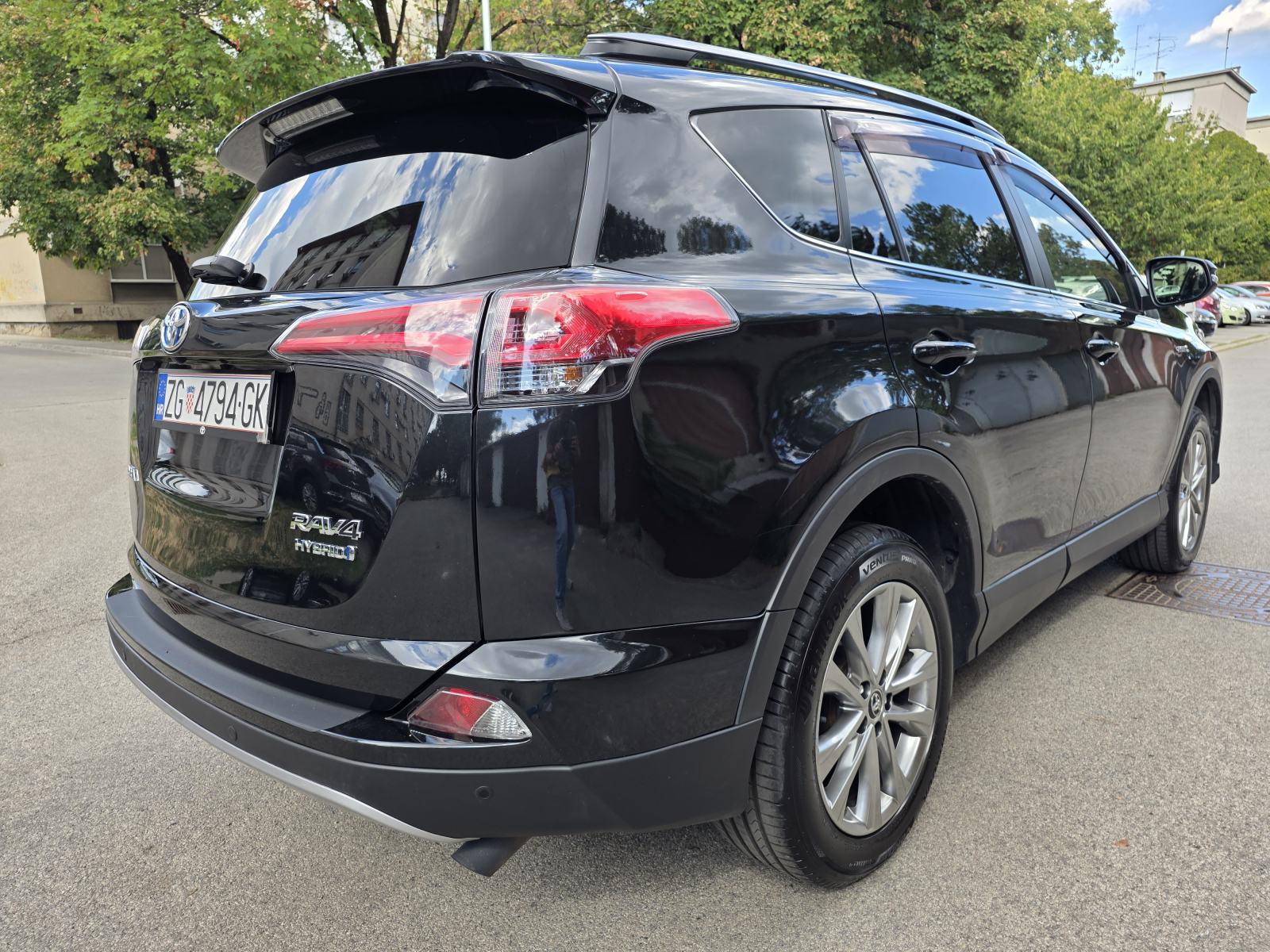 Toyota RAV4 2,5 Hybrid, fotografija 5