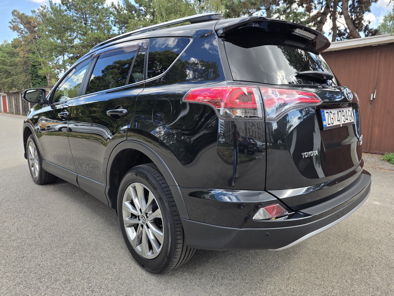 Toyota RAV4 2,5 Hybrid, fotografija 3