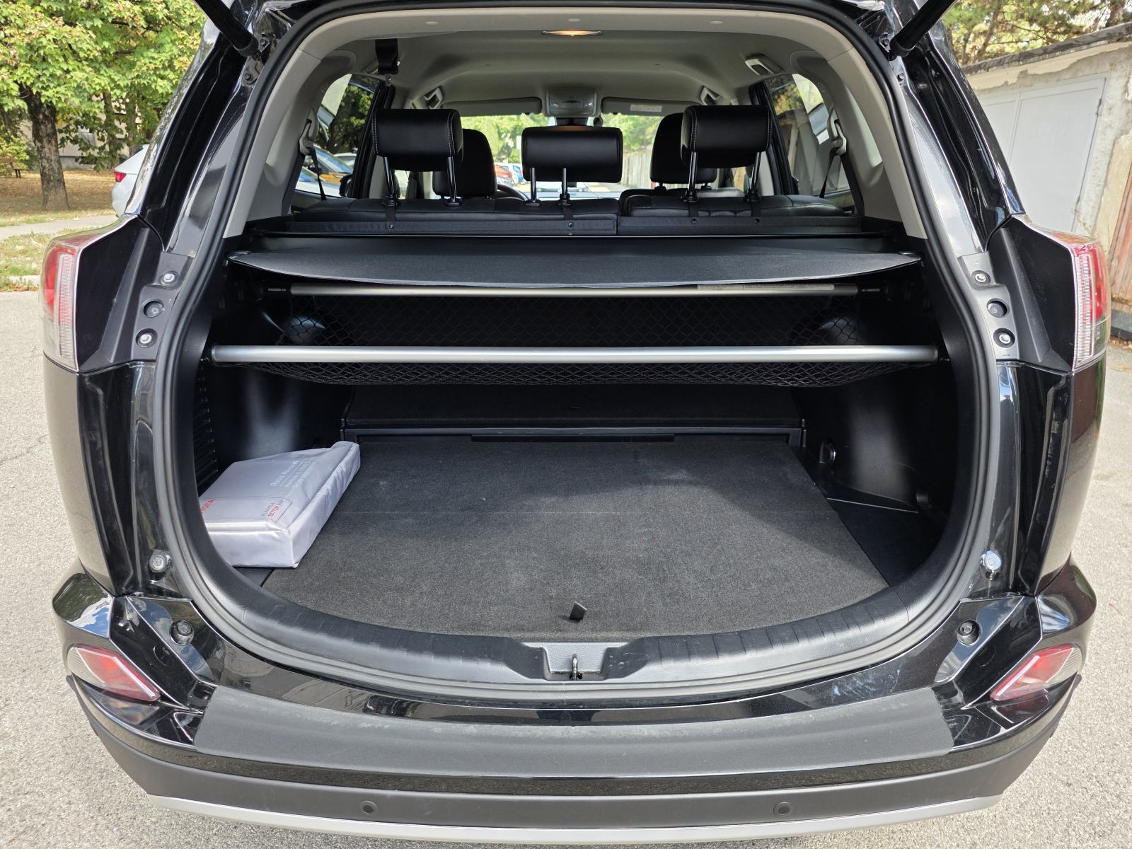 Toyota RAV4 2,5 Hybrid, fotografija 9