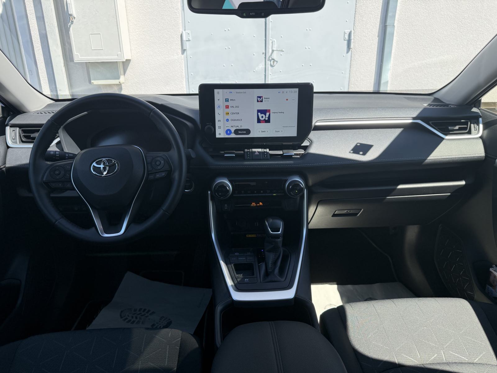Toyota RAV4 2.5 Hybrid Style Tech,1. vlasnik, Toyota jamstvo, fotografija 9