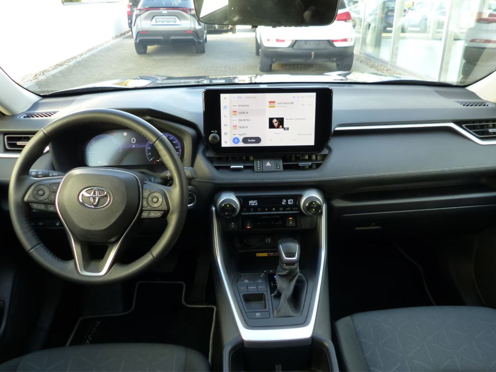 Toyota RAV4 2,5 Hybrid Team, fotografija 5