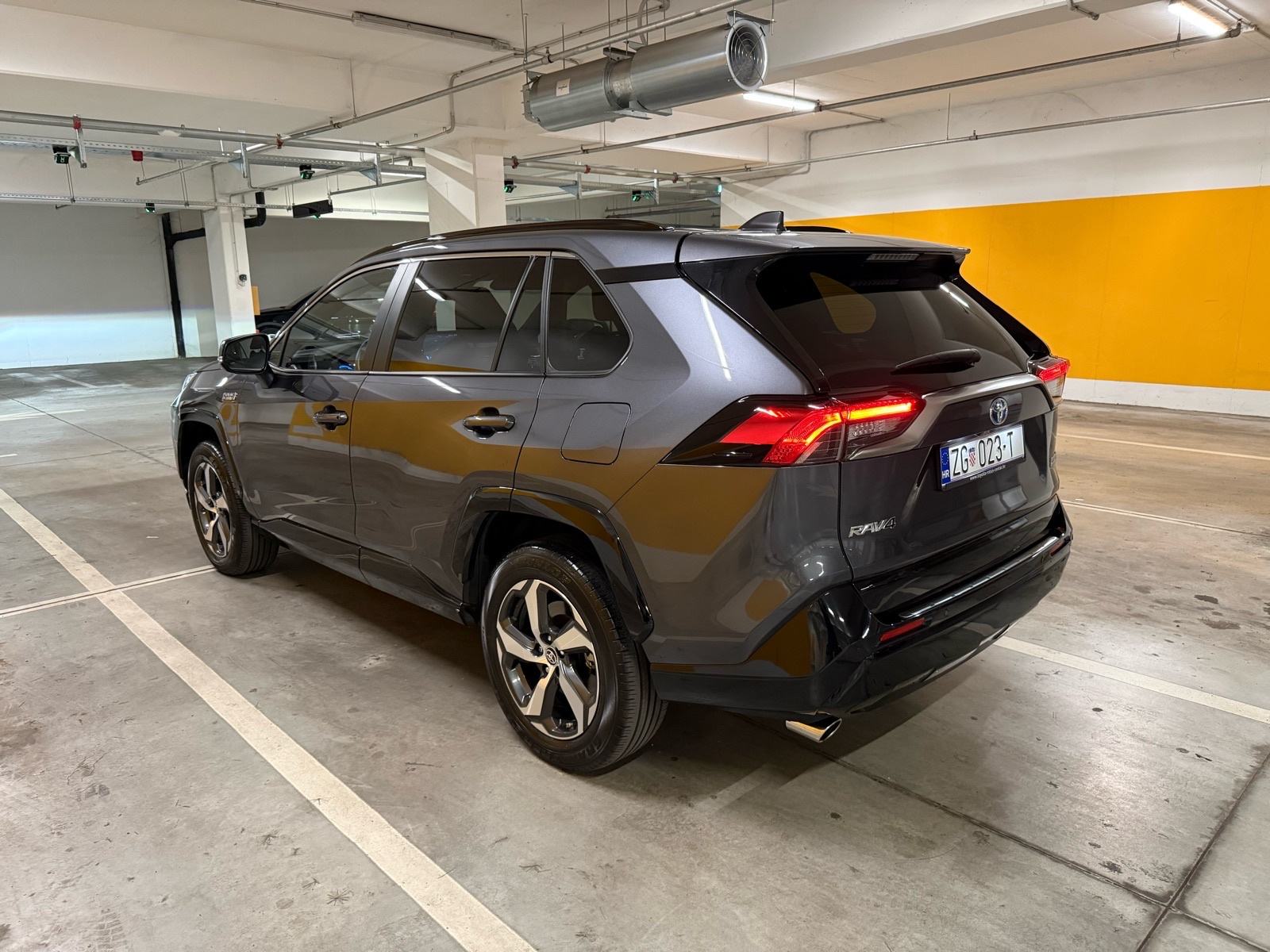 Toyota RAV4 2.5, Plug In Hybrid, 306KS 4x4, fotografija 2