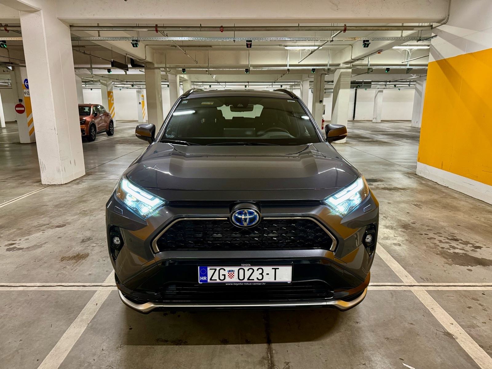 Toyota RAV4 2.5, Plug In Hybrid, 306KS 4x4, fotografija 6