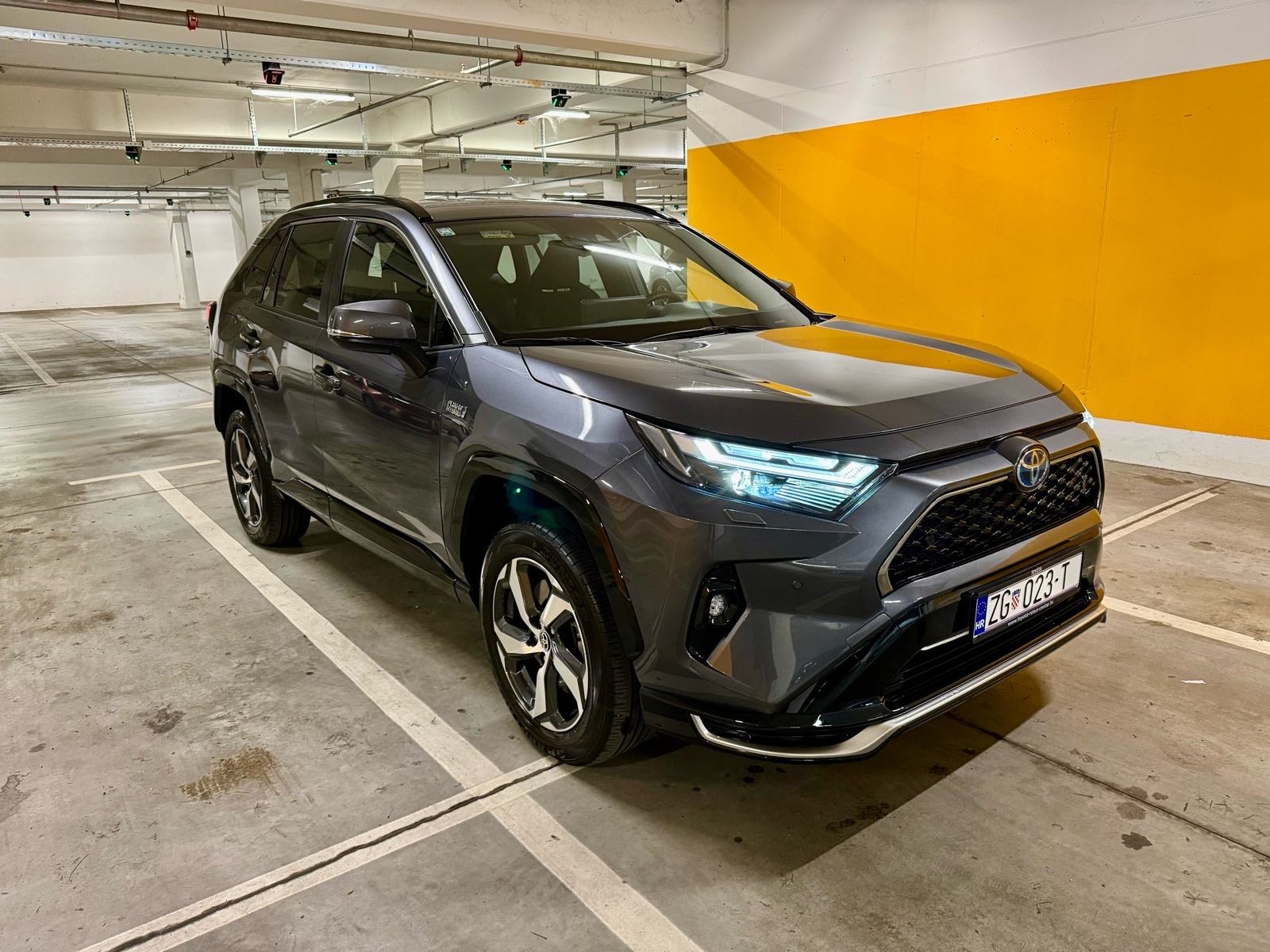 Toyota RAV4 2.5, Plug In Hybrid, 306KS 4x4, fotografija 5