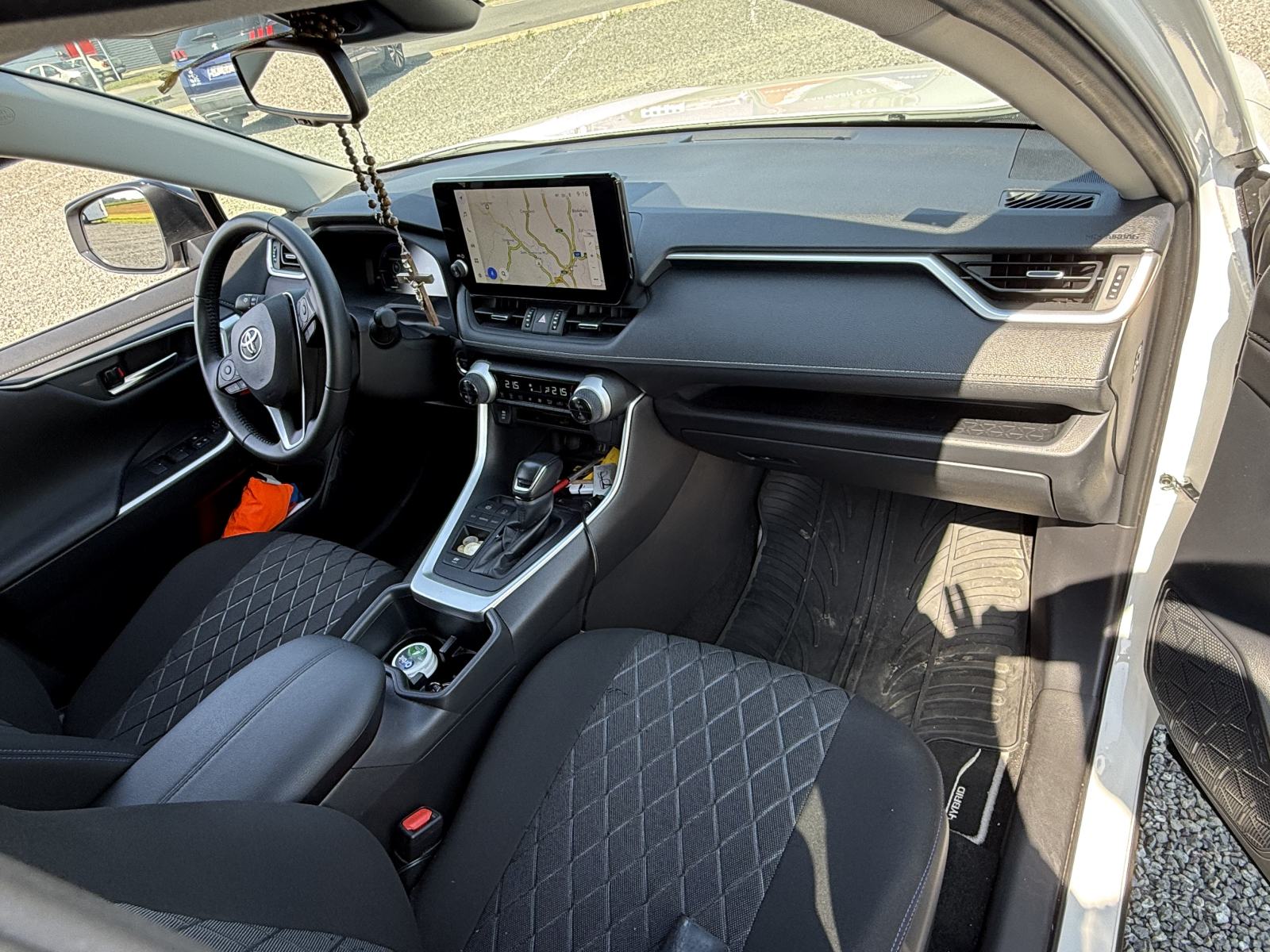 Toyota RAV4 2,5, fotografija 9
