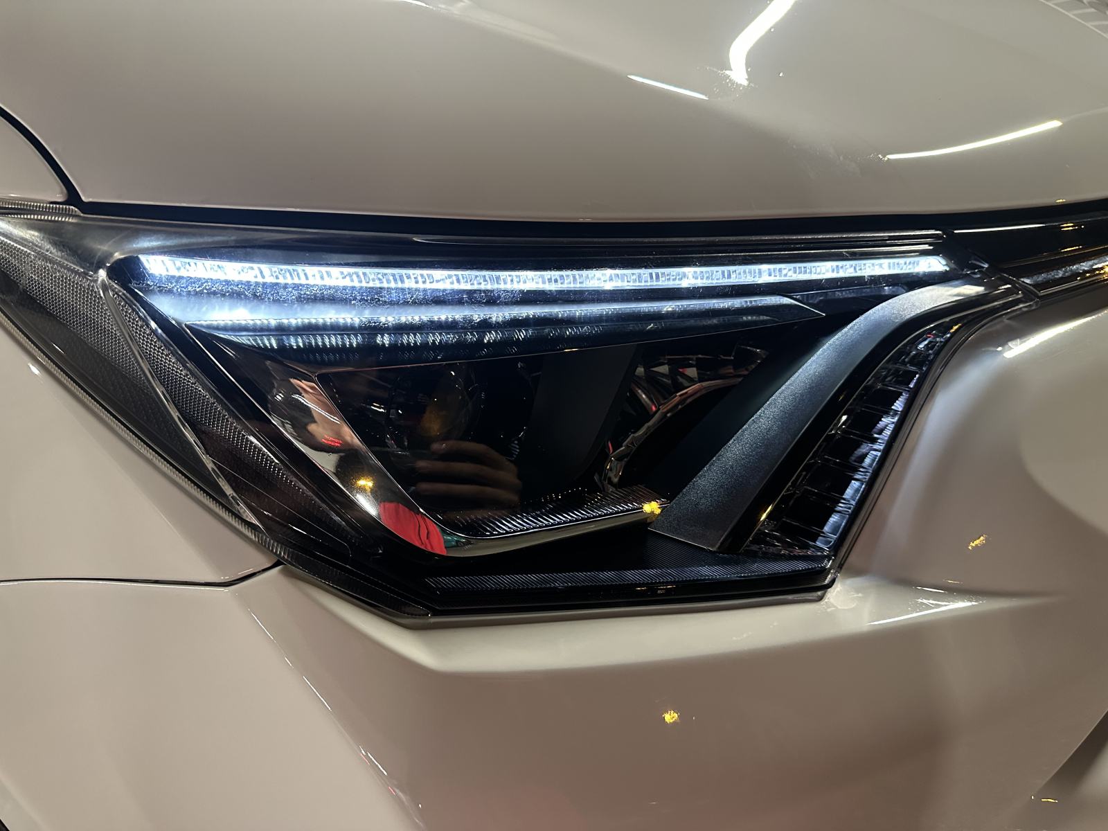 Toyota RAV4 2.5 VVT-i Hybrid Elegant, automatik,197ks, servisna knjiga, fotografija 4