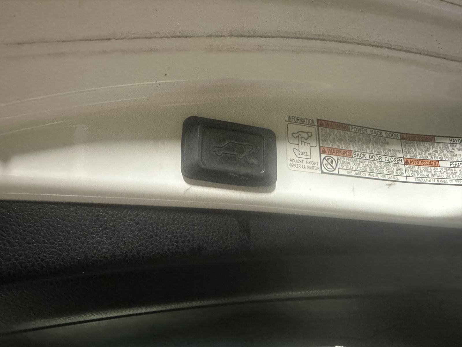 Toyota RAV4 2.5 VVT-i Hybrid Elegant, automatik,197ks, servisna knjiga, fotografija 17
