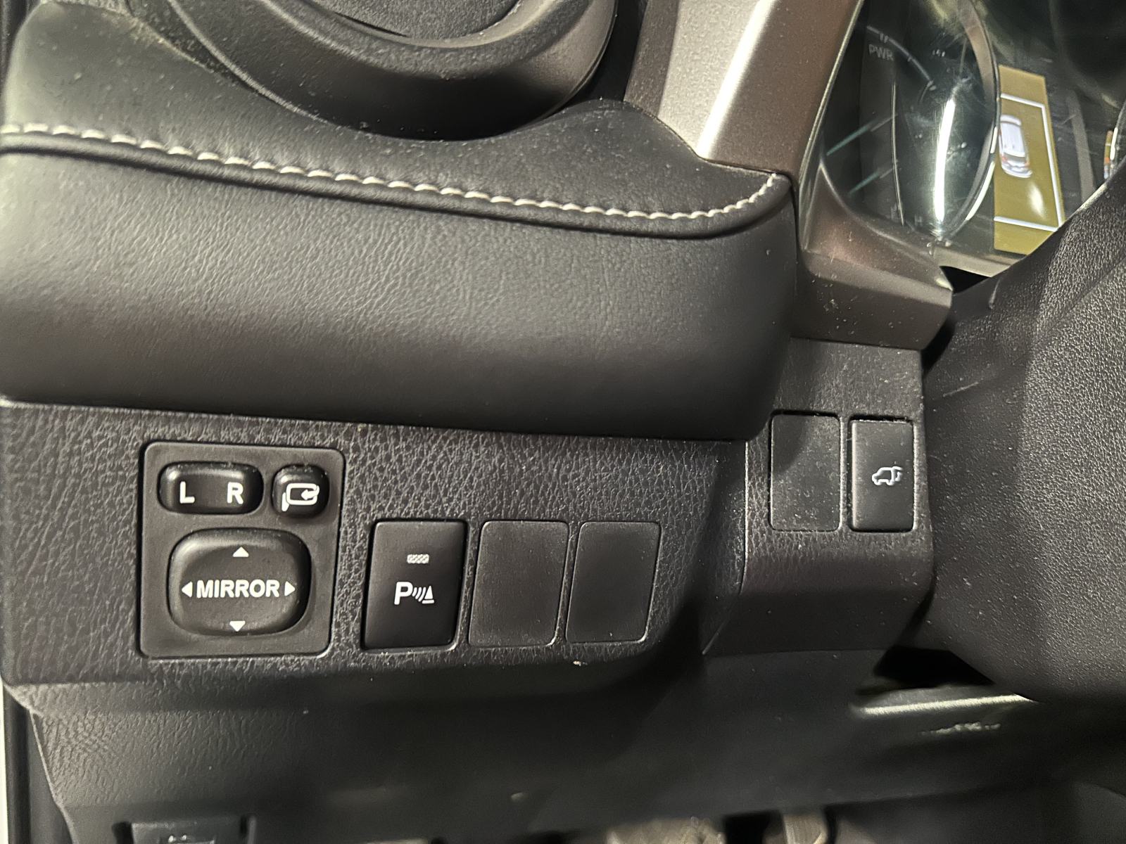 Toyota RAV4 2.5 VVT-i Hybrid Elegant, automatik,197ks, servisna knjiga, fotografija 19