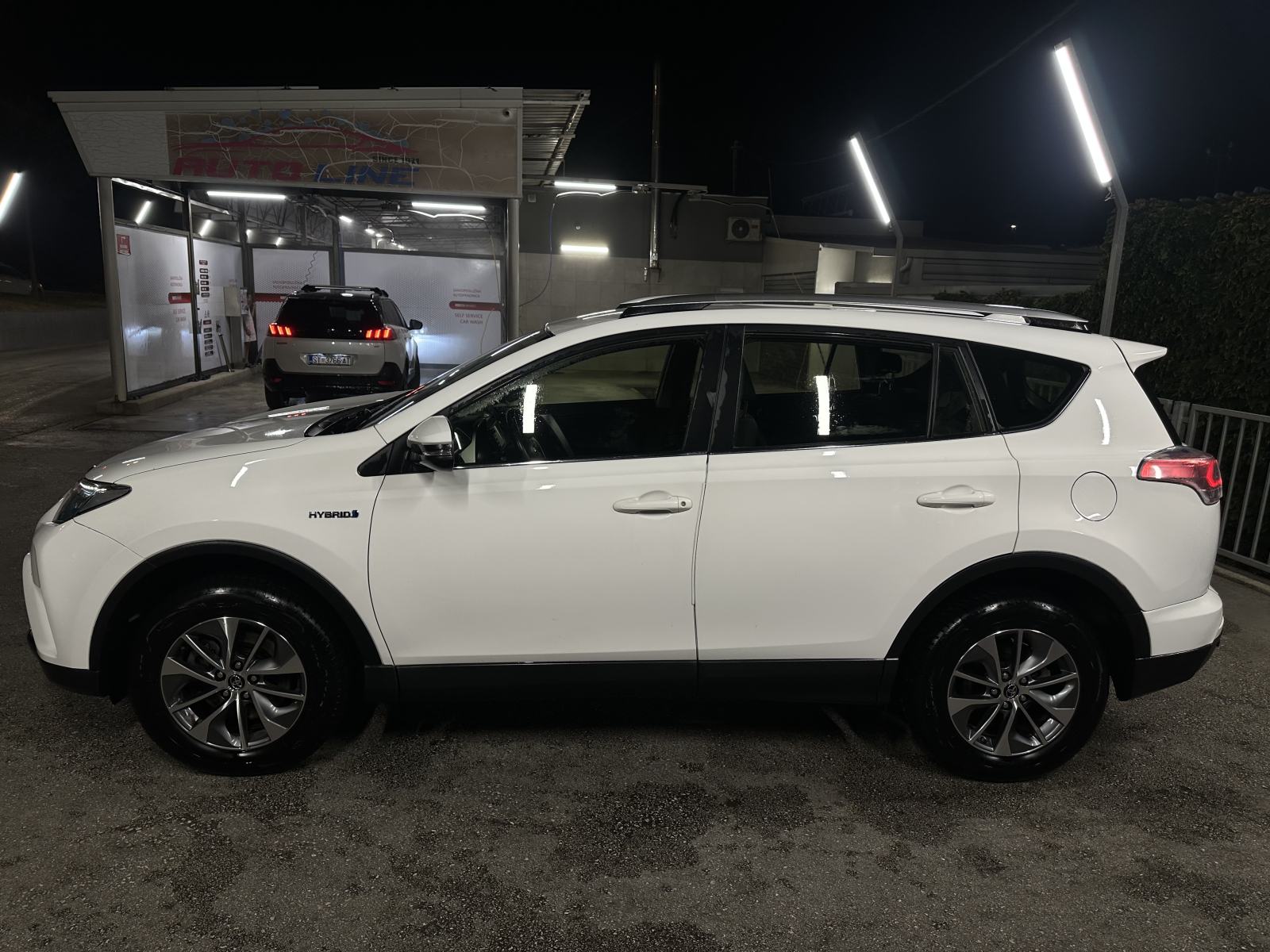 Toyota RAV4 2.5 VVT-i Hybrid Elegant, automatik,197ks, servisna knjiga, fotografija 6