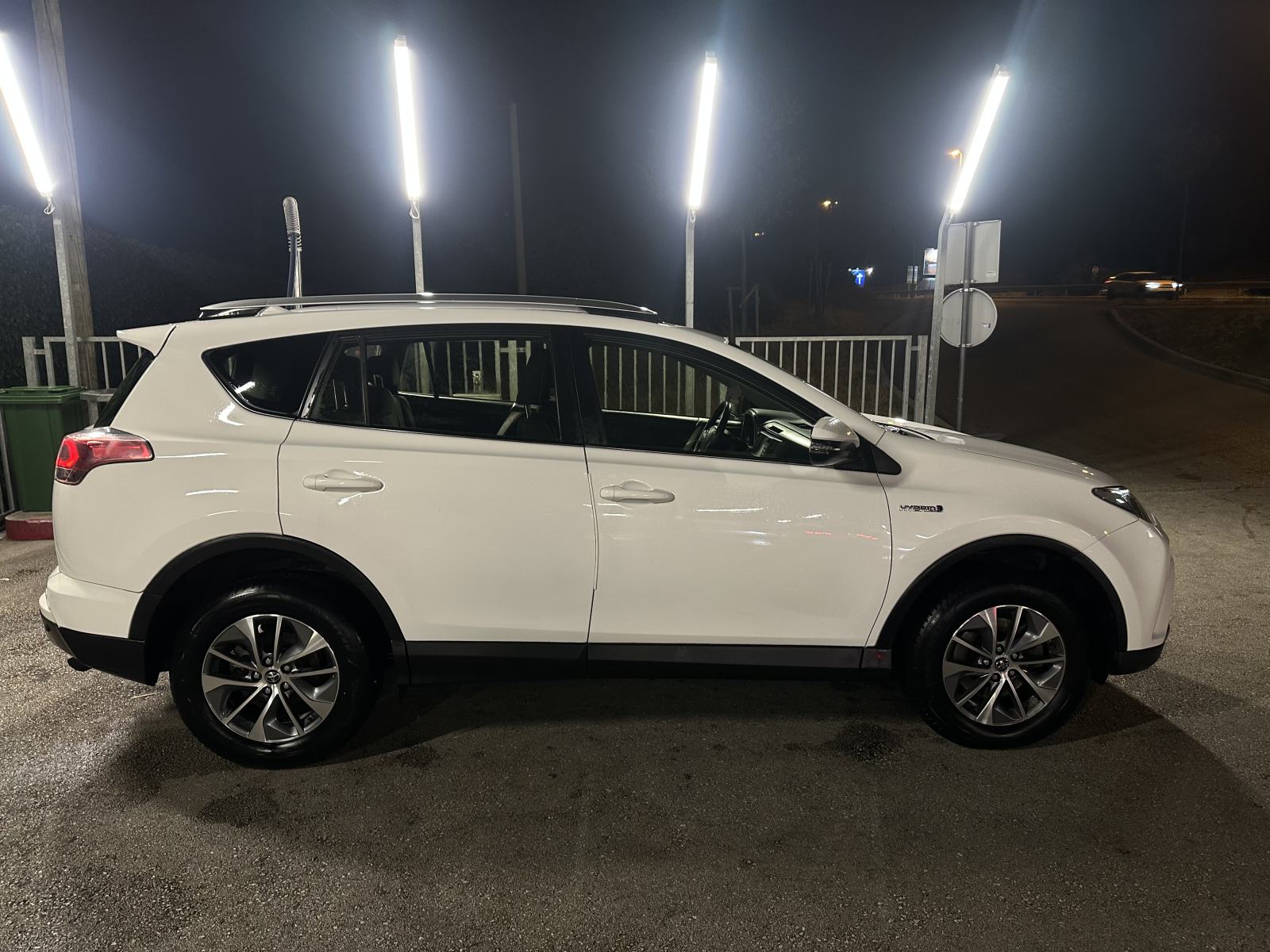 Toyota RAV4 2.5 VVT-i Hybrid Elegant, automatik,197ks, servisna knjiga, fotografija 7