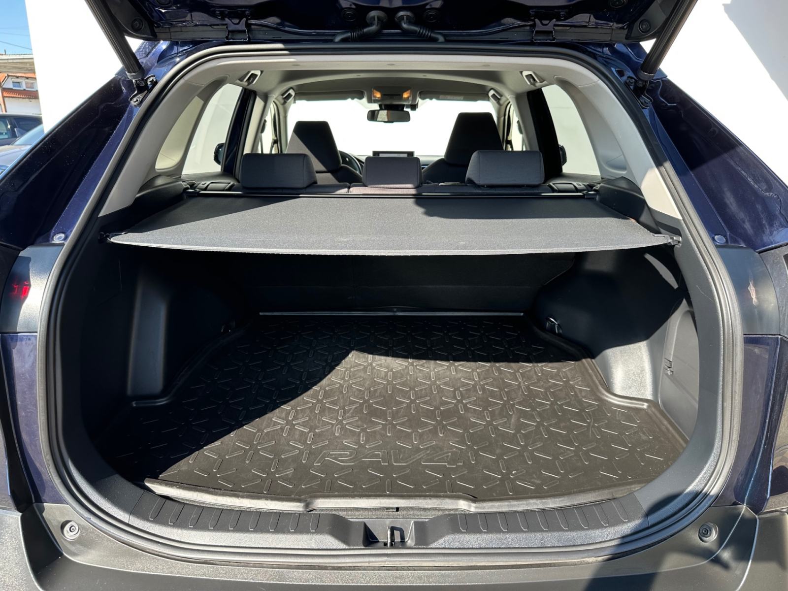 Toyota RAV4 Hybrid 2,5 DYNAMIC Aut., fotografija 13