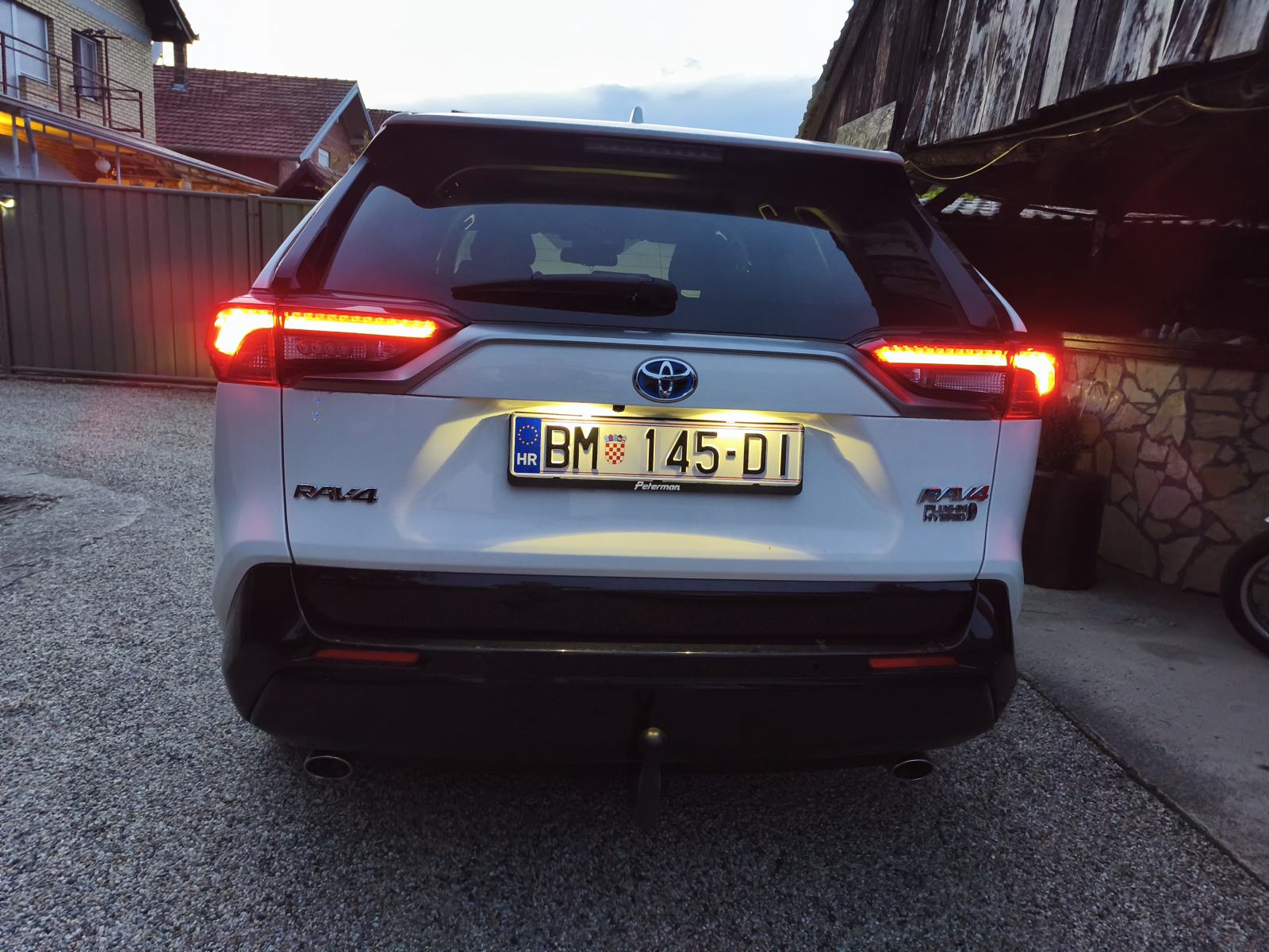 Toyota RAV4 Plug in Hibryd Executive, fotografija 9